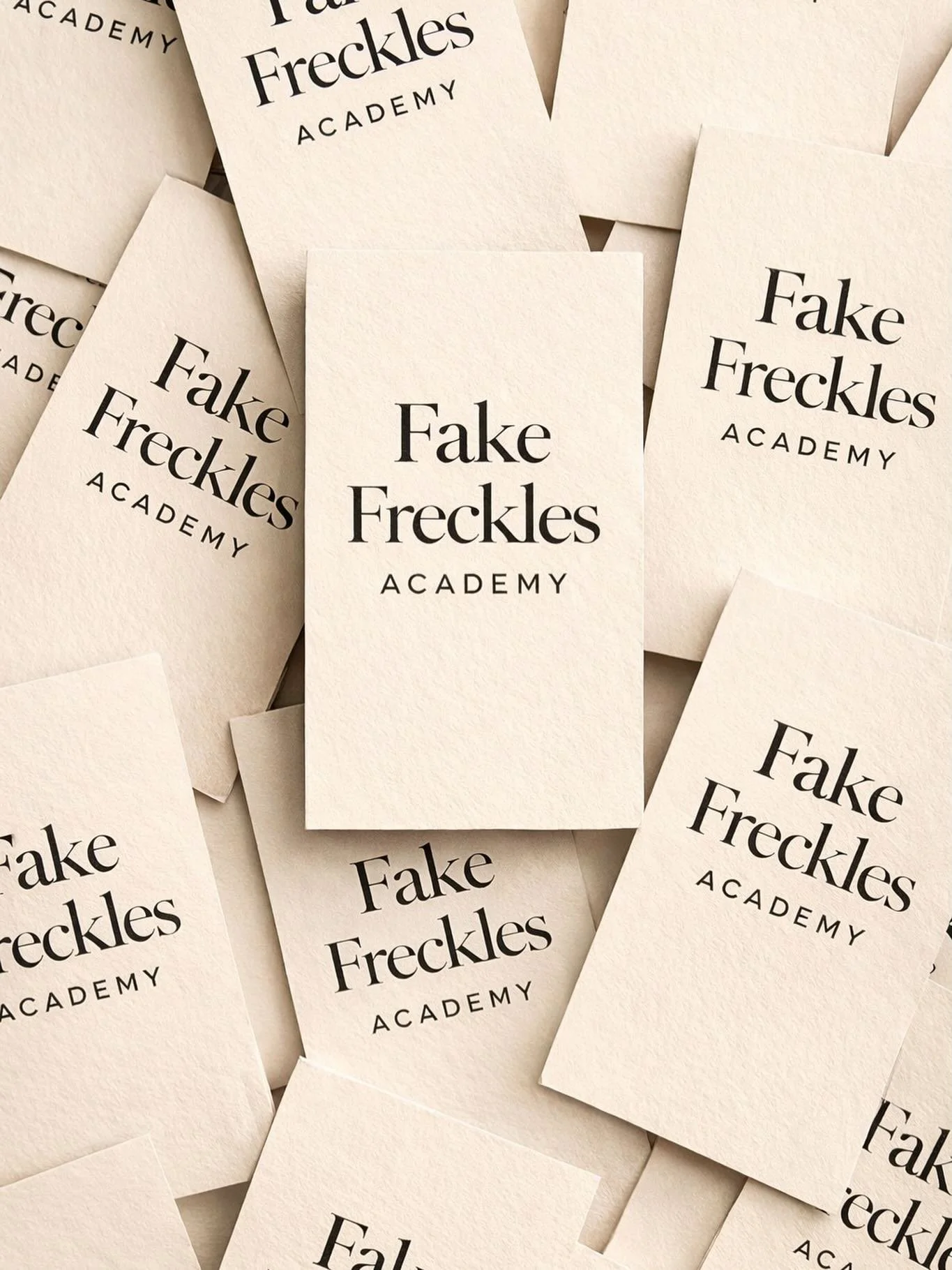Fake Freckles Academy 🤍✨

Am 07. Juni 2026 findet meine Vor-Ort Schulung in K&ouml;ln statt &ndash; inklusive vorbereitendem Online Training.

Du lernst alles rund um nat&uuml;rliche Sommersprossen im Bereich Cosmetic Tattooing &ndash; von Technik b