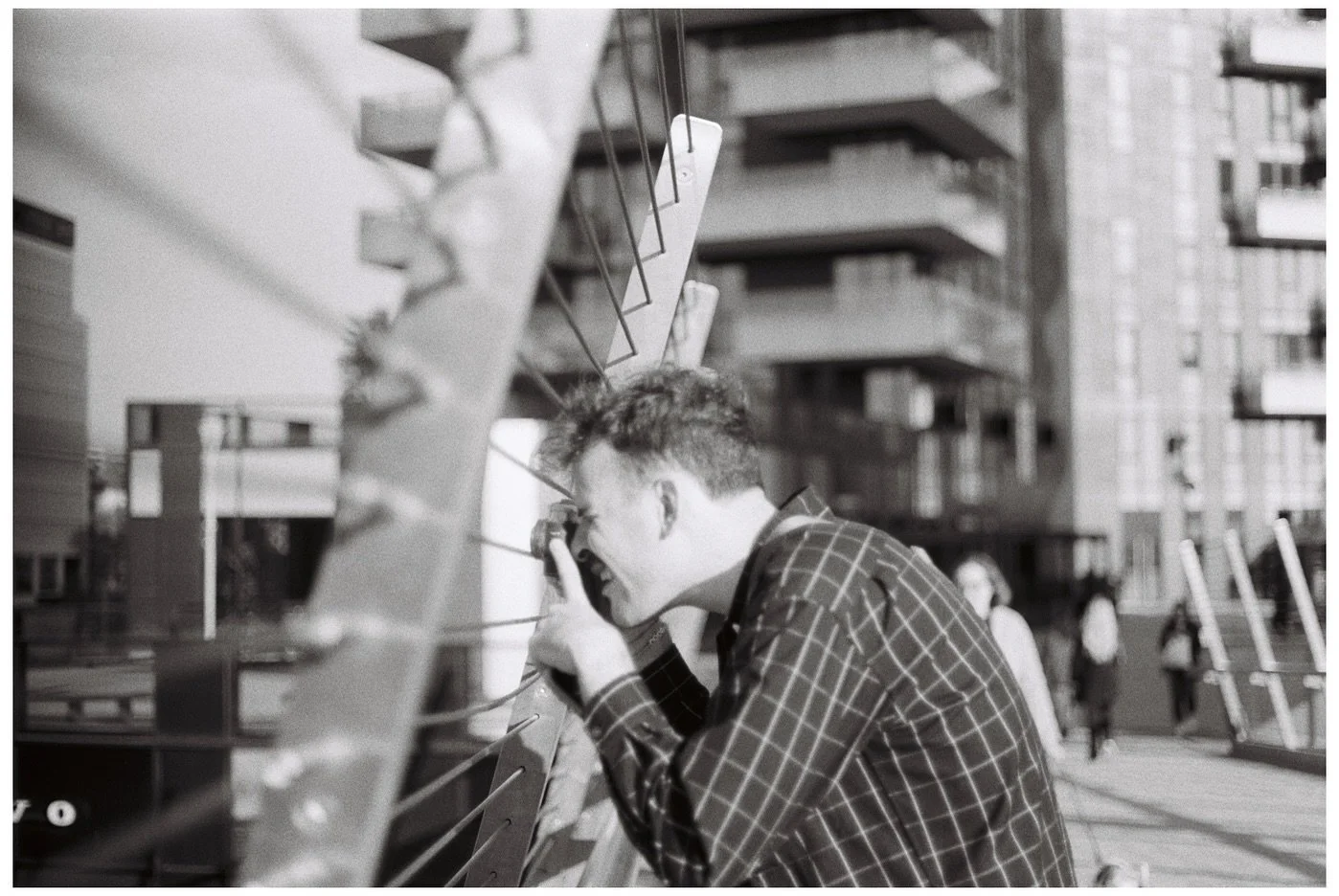 matteo with my camera.

🎞️: #apx400 @agfaphoto_europe
📸: Canon A1

developing and scanning provided by @safelightberlin 

#CanonA1 #35mm #filmisnotdead #canonphotography #filmphotography #loadfilm #italy #streetphotography #theanaloguedispatch #ana