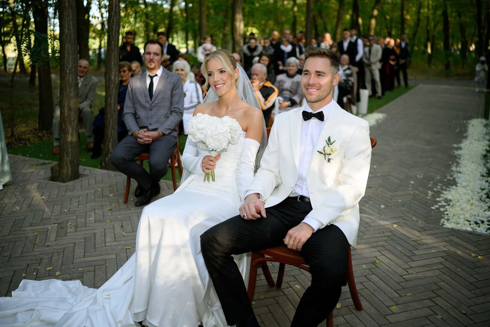 kez-a-kezben (2).jpeg