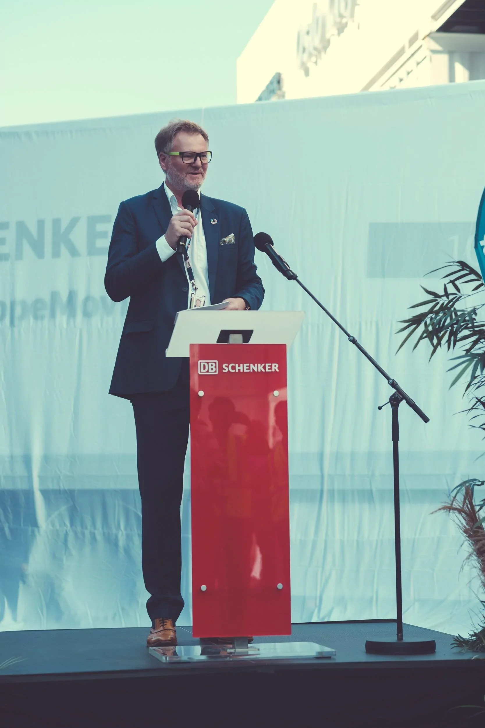 itsHappening_Schenker_2082.webp