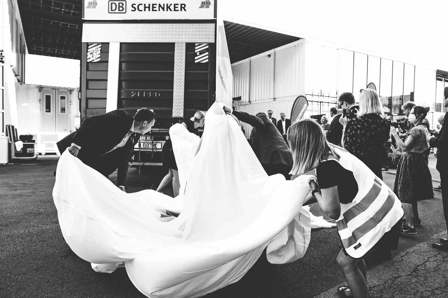 itsHappening_Schenker_3546.webp