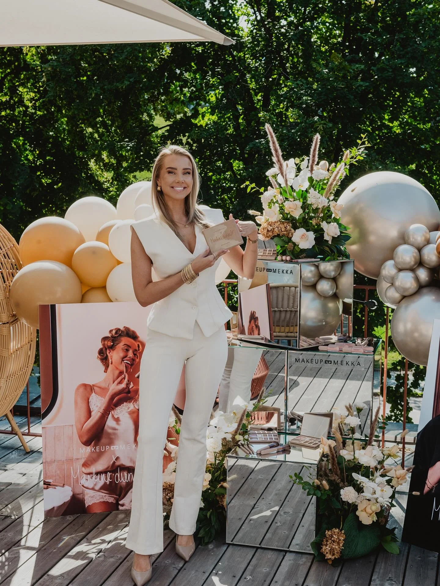 Prosjekt: @makeupmekka X @martinelunde produktlansering💄✨
Lokasjon: @jubel_adamstuen 
Blomster: @eventyrhuset 
Foto: @flokkmann