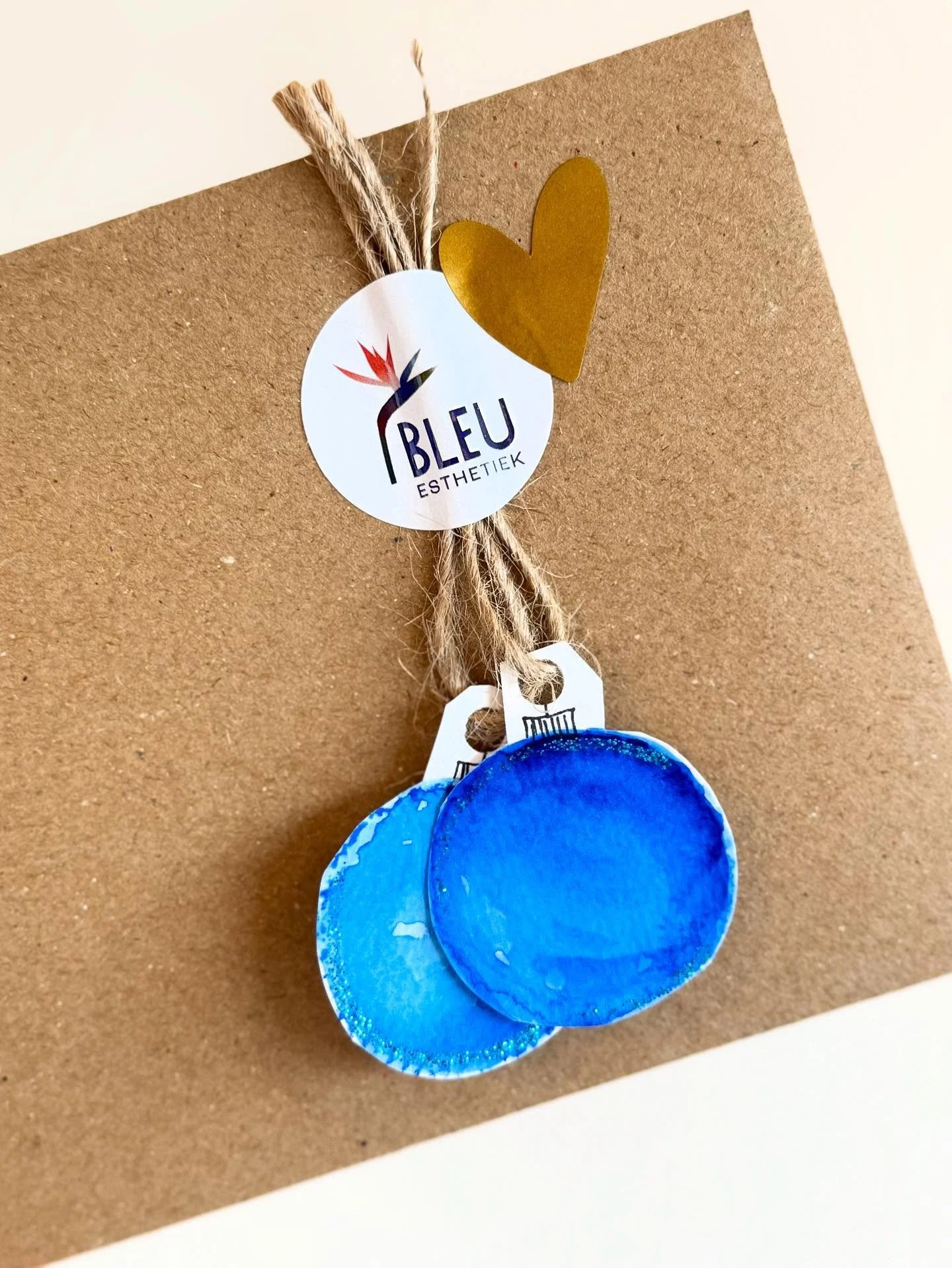 ✨ de Kerstcadeaubon is er! ✨

Het ideale cadeau waar je je geliefde in de watten mee kan leggen. 

Je kiest zelf het bedrag en de bon is 14 maanden geldig.

Neem deze mee na je volgende afspraak, stuur me een bericht om het uit te halen of kom langs 