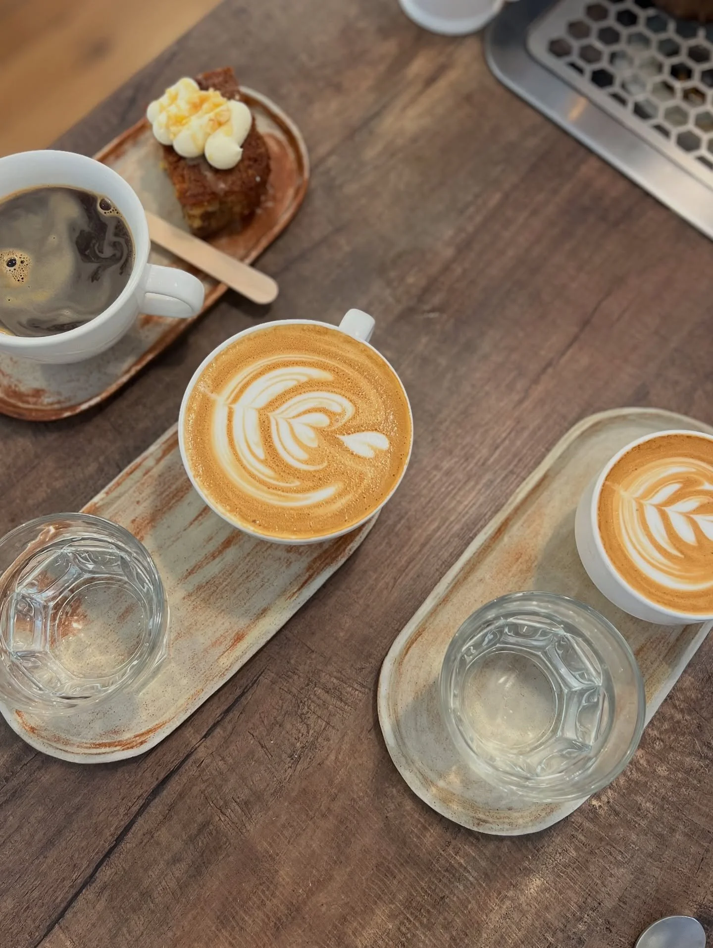 A little August recap 💛
1. Flatties 
2. Iced oat latte for Dave 
3. Zen 
4. It was Kirk 
5. Golden syrup 
6. MERCH drop
7. We love mornings 
8. Nice looking things 
9. New toys 
10. Before 
11. After 
#cafe #coffeeshop #coffee #august #summer #wil