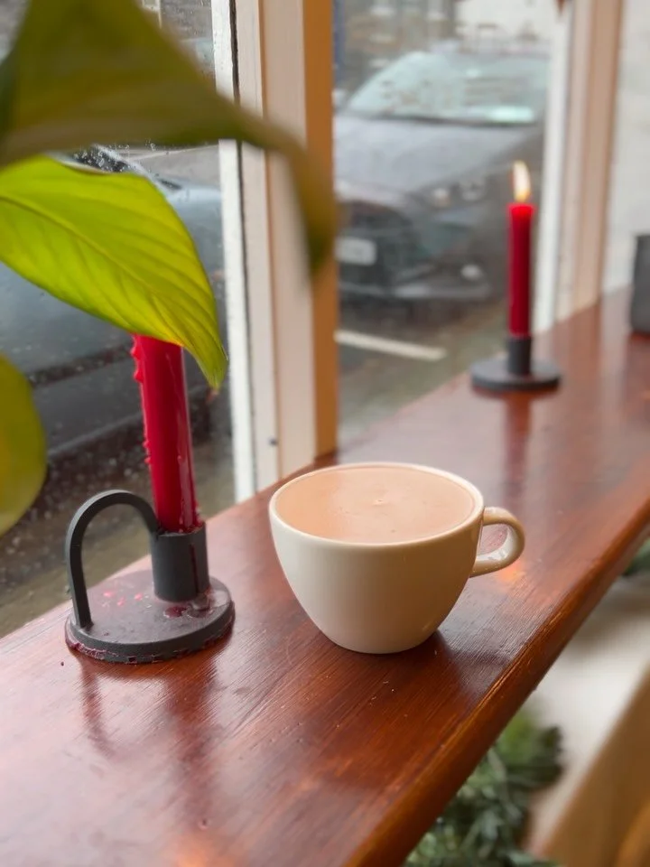 CHILLI HOT CHOCLATE 🌶️🍫

Made with 60% cacao @nearynogschocolate chilli and cinnamon, topped with cacao nibs and a large marshmallow of course!

Added to our winter specials menu - come and try for yourself! 

#winter #christmas #hotchocolate #cafe