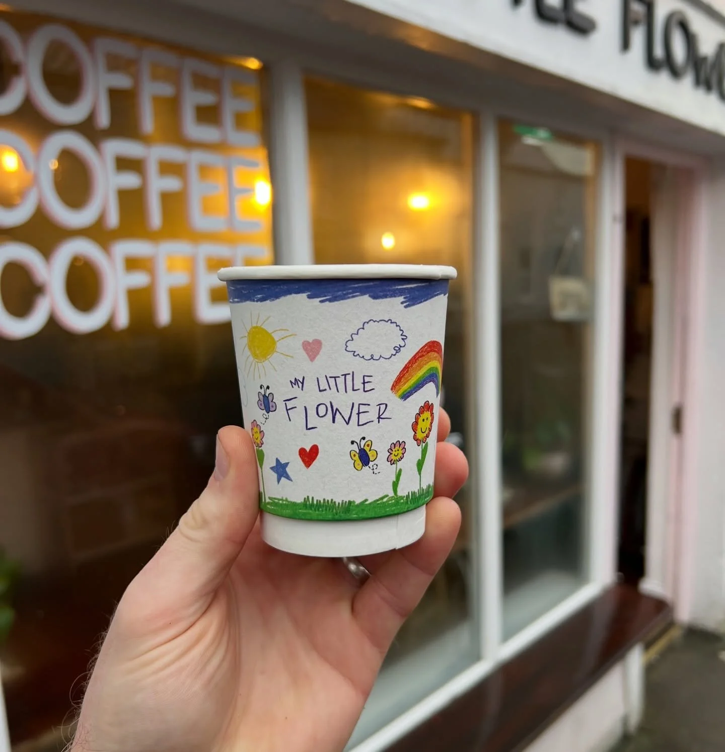 Bringing some joy on a rainy day 💛

We&rsquo;re fully restocked with retail bag of our house coffee, and a cabinet full of @happytummyco goodness ☕️🍞

Grab a window seat and we&rsquo;ll take care of the rest!

#coffee #coffeeshop #rainyday #retail