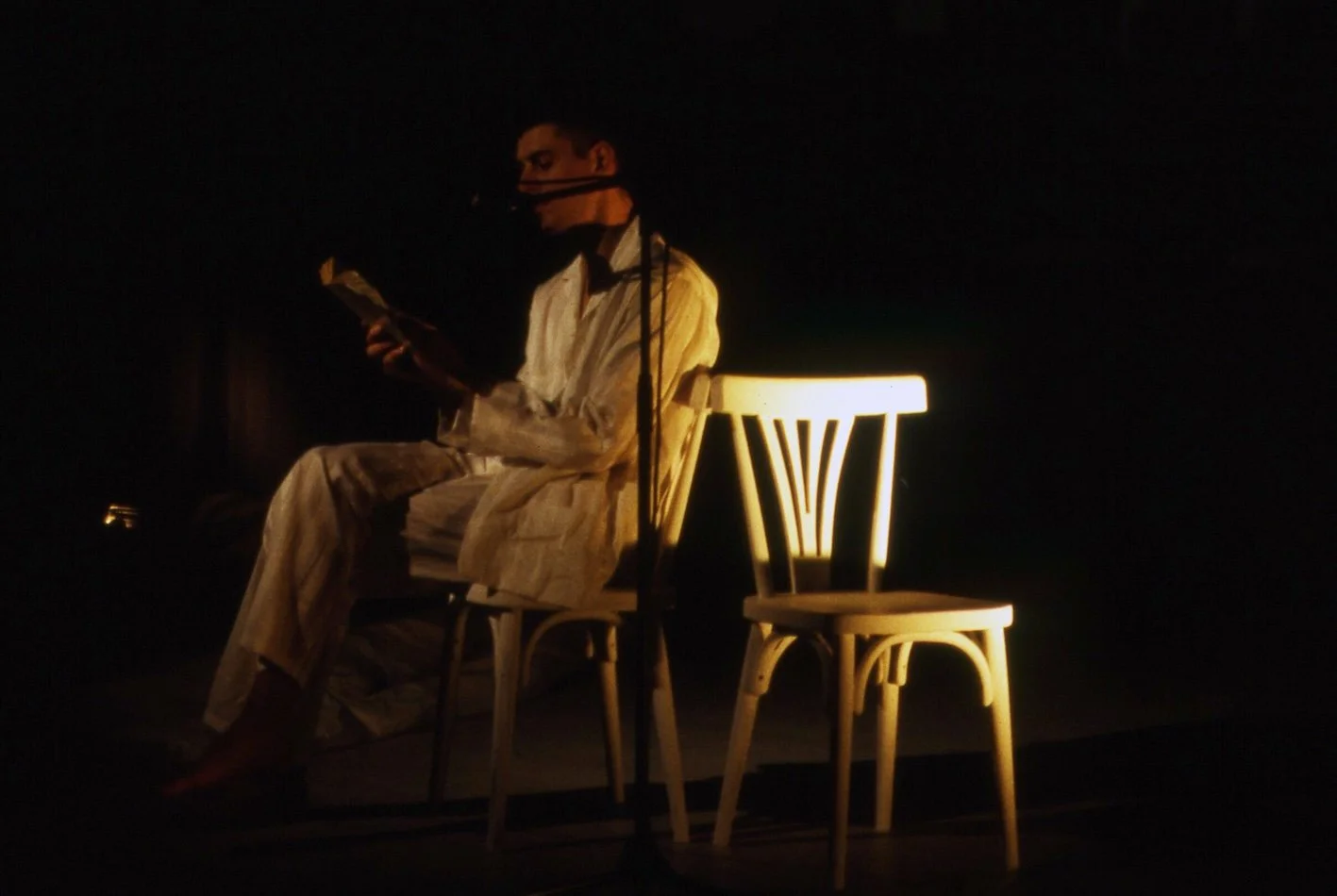 Robert Pacitti in   Civil    (1996). ICA video documentation still.