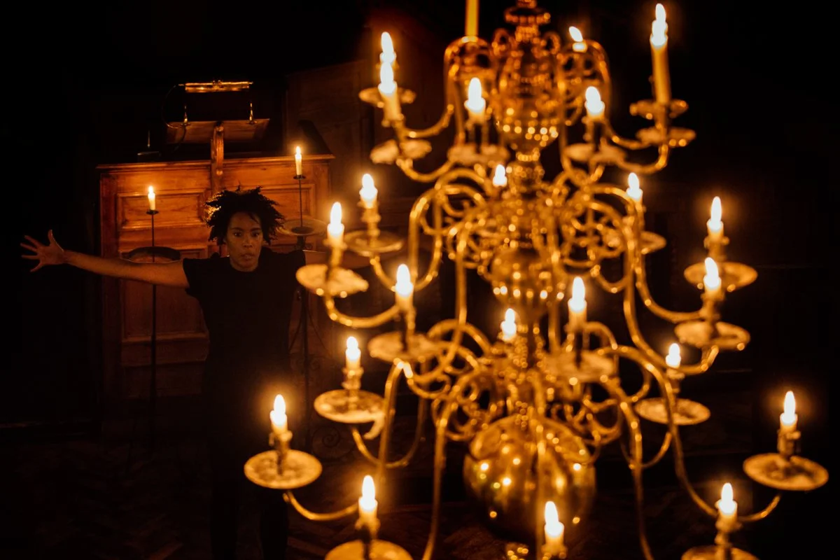 EN MASSE (2016)