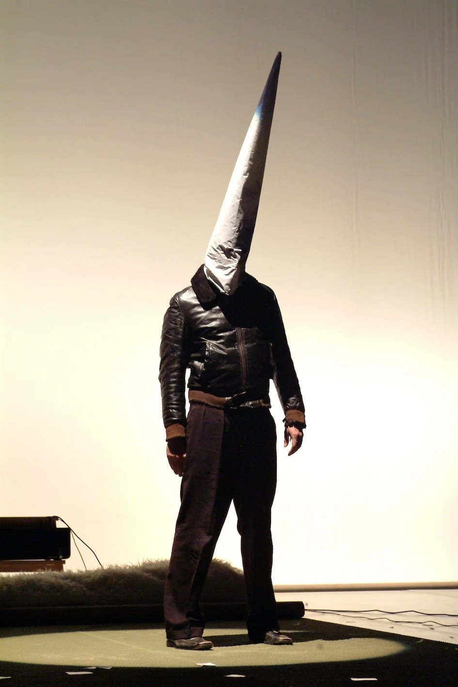 Robert Pacitti in   Audiology   (2003). Photo by Antoinette Chaudron.