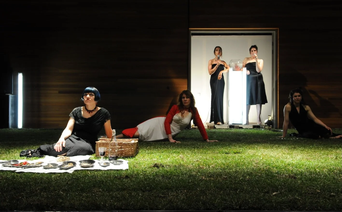 AnA, Julie, Kathy, Sheila, Georgie in   Finale     (Sydney, 2008). Photo by Heidrun Löhr.