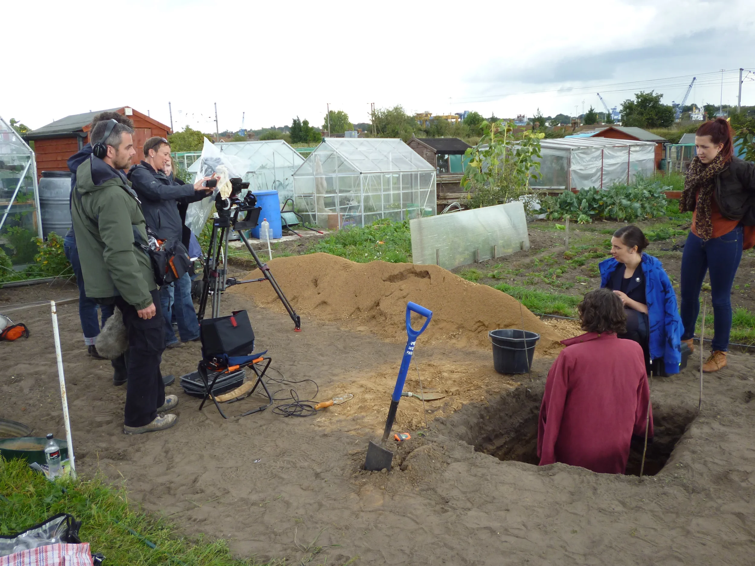 Filming the Ipswich   Dig & Sow    (2011), photo by Access Cambridge Archaeology