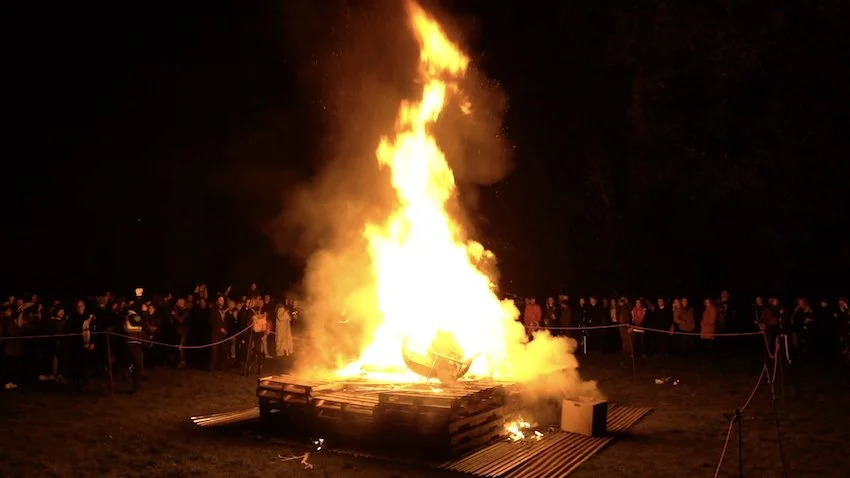    Pyre Parade      (2021) by the Rough Band. SPILL TV video still.