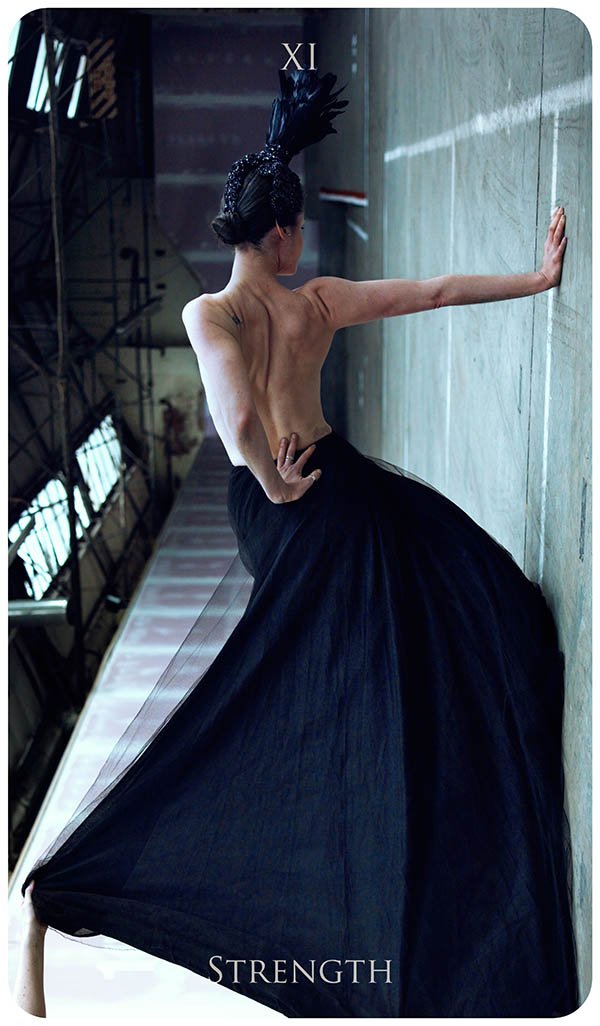 Kira O'Reilly, Strength,   SPILL Tarot   (2009), photo by Manuel Vason