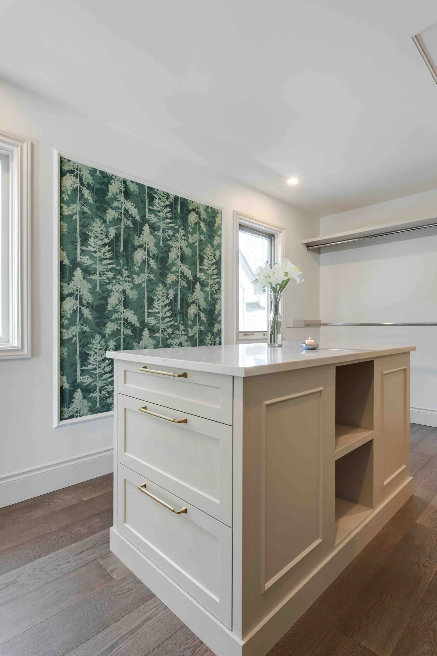 mhr24-013-renovation-3rd-floor-suite-walk-in-closet-calgary.jpg