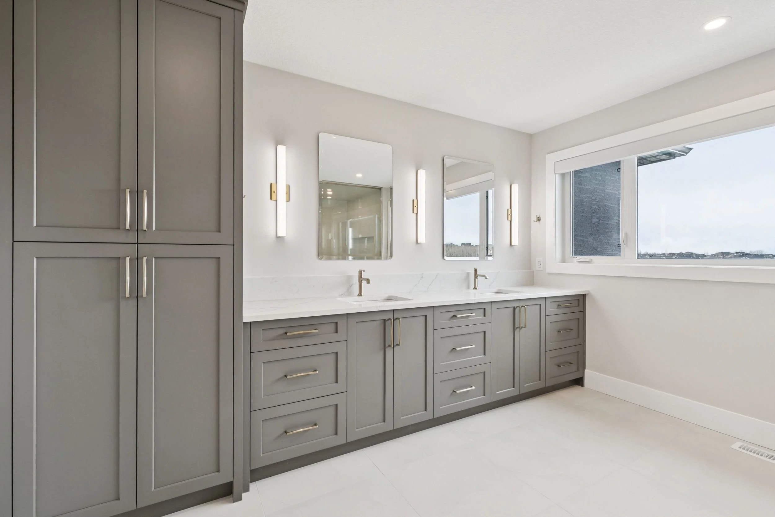 Custom Ensuite Cabinetry