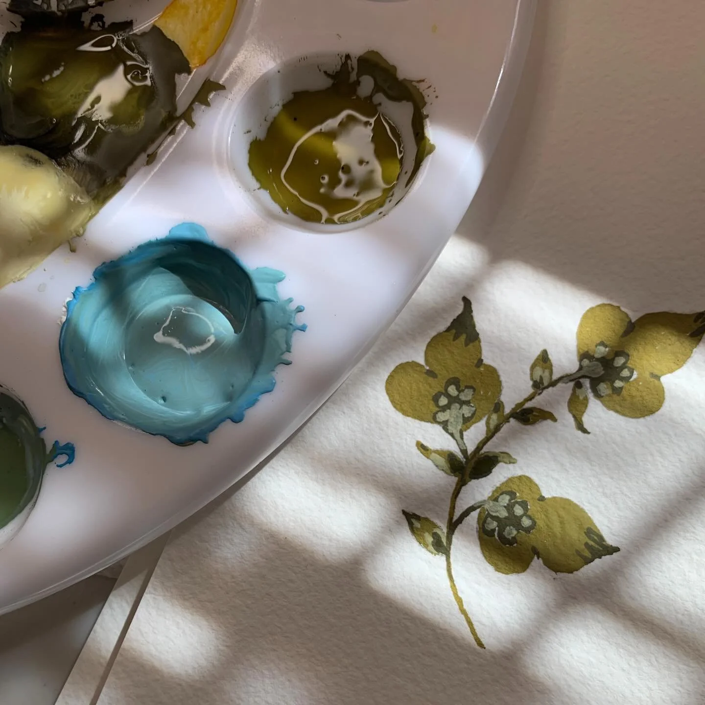 Loving this color palette for Home Interiors 🌿

#homeinteriors 
#wallpaperdesign 
#floralprint 
#wallpaperart 
#surfacepatterndesign