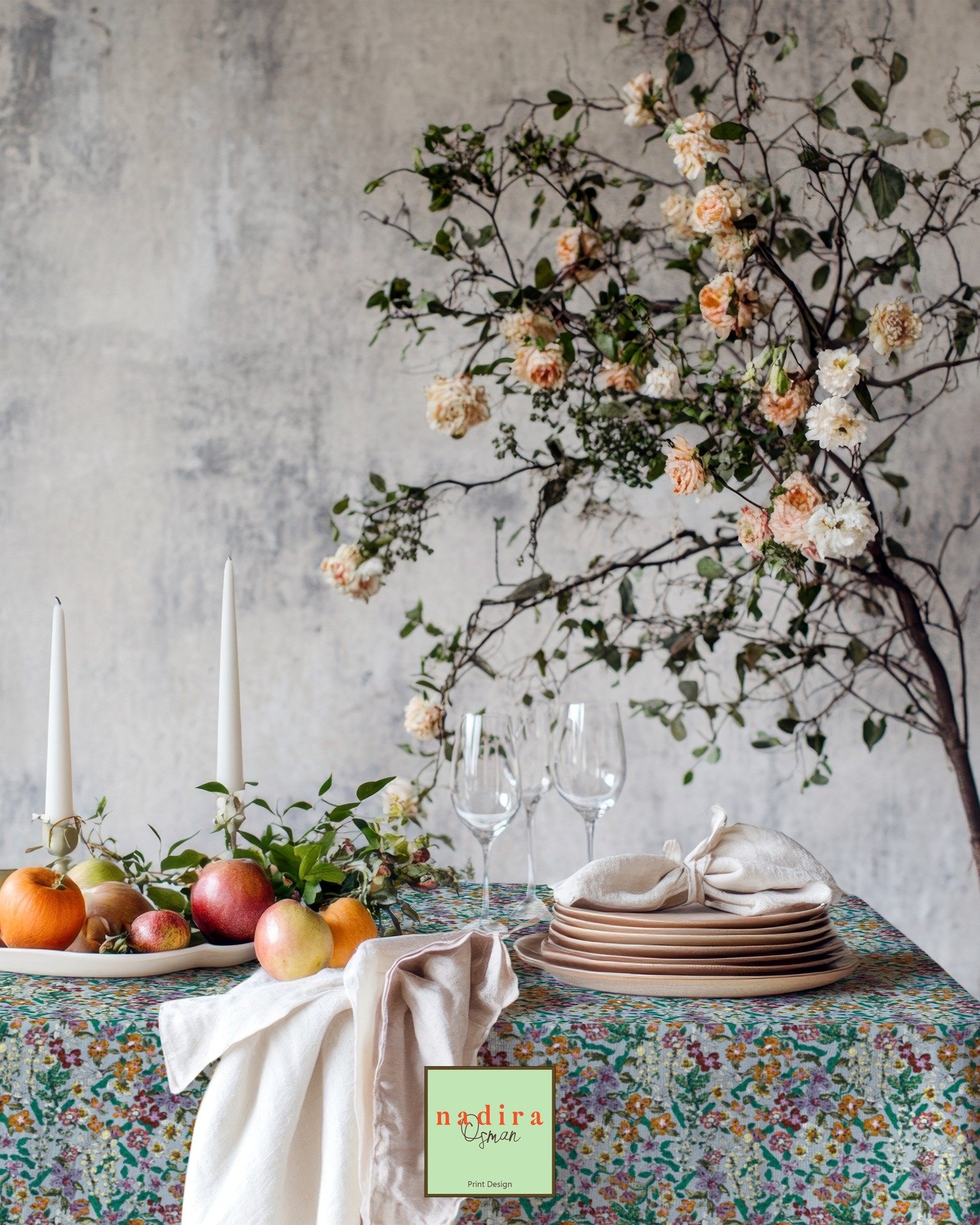 Soft and textured blooms scattered like a spring daydream, made for slow moments and spring entertaining 🌿✨

#SpringEntertaining #SpringPrint #FloralDesign #SurfacePattern #TextileDesigner