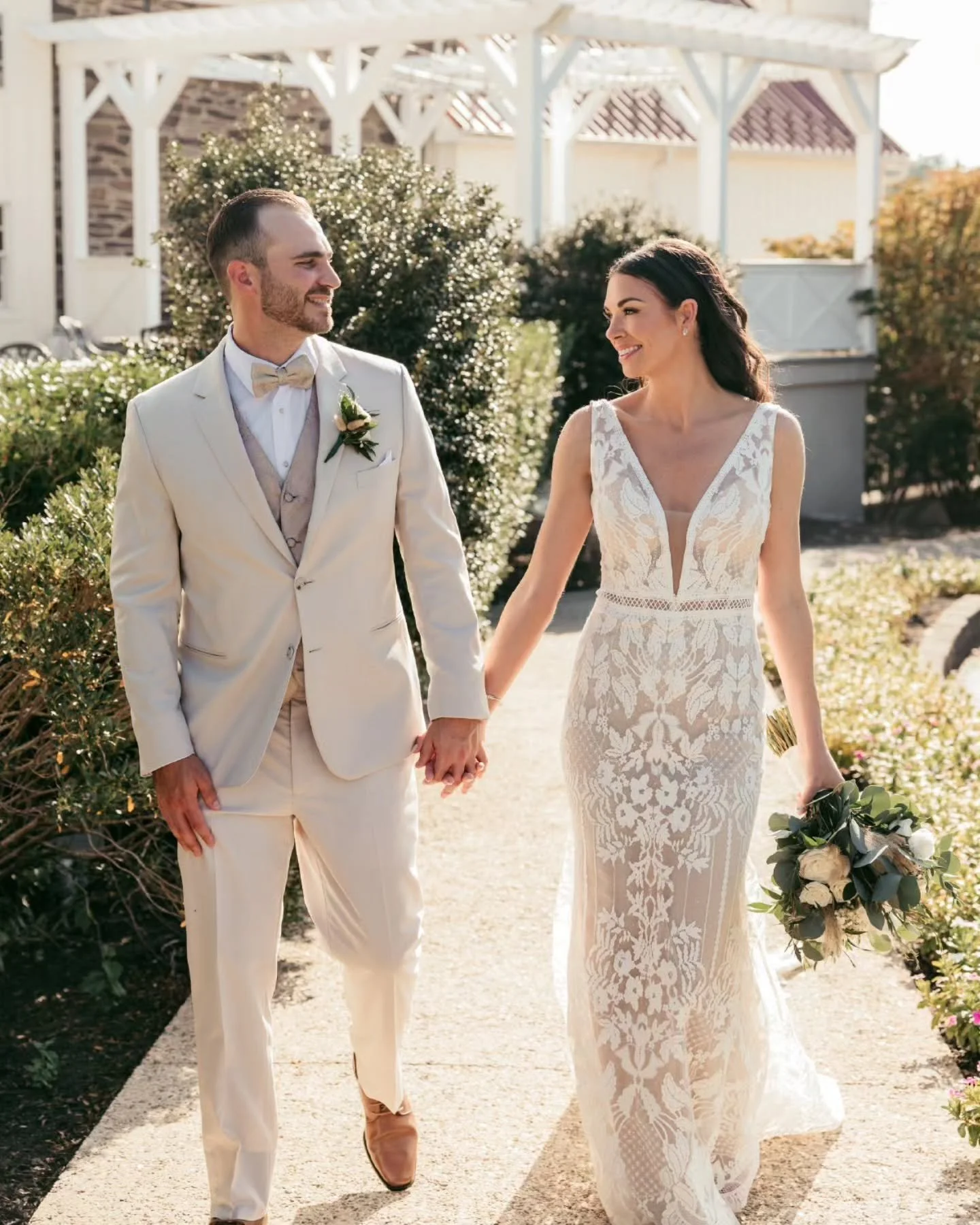 Mackensey + Joe giving us all the feeeeels ✨️💘

Captured by: @amanda.from.lovestruck + @louiseorourkephotography