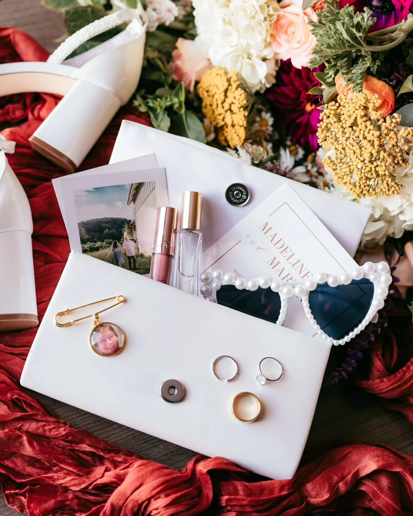 Mr. + Mrs. Klepac 💘🍾

Captured by: @amanda.from.lovestruck