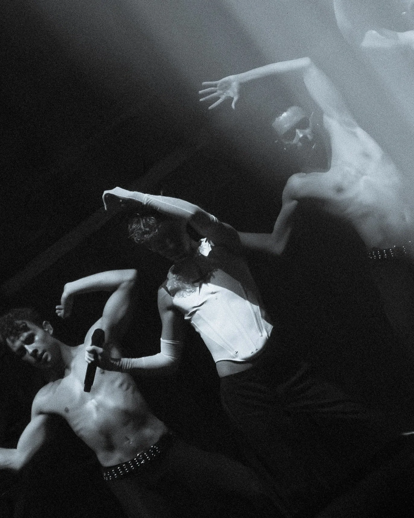 sweat tour in orlando ✌️

📸: @andreavphotos 
🎤: @charli_xcx @sweattour @troyesivan 

please CREDIT/TAG if reposted &lt;3

#concertphotography #musicphotography #livemusic #livemusicphotography #sonyalpha #canon #livemusicscene #orlandoflorida #tamp