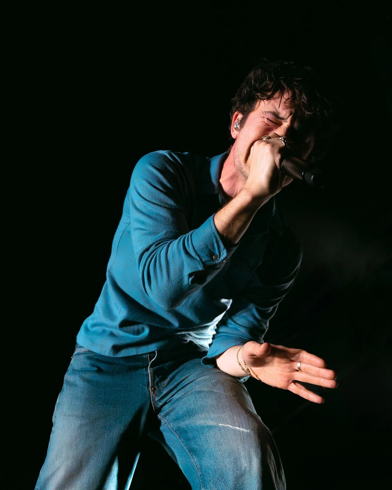 Wallows in Charlotte Night 1 ☆

shot for @strangecarolinas 
shot by @andreavphotos 

please tag if reposted 💕

.
.
#wallows #concertphotography #liveconcert #modelandmoretour #colepreston #braedenlemasters #dylanminnette #wallowscharlotte #concertse