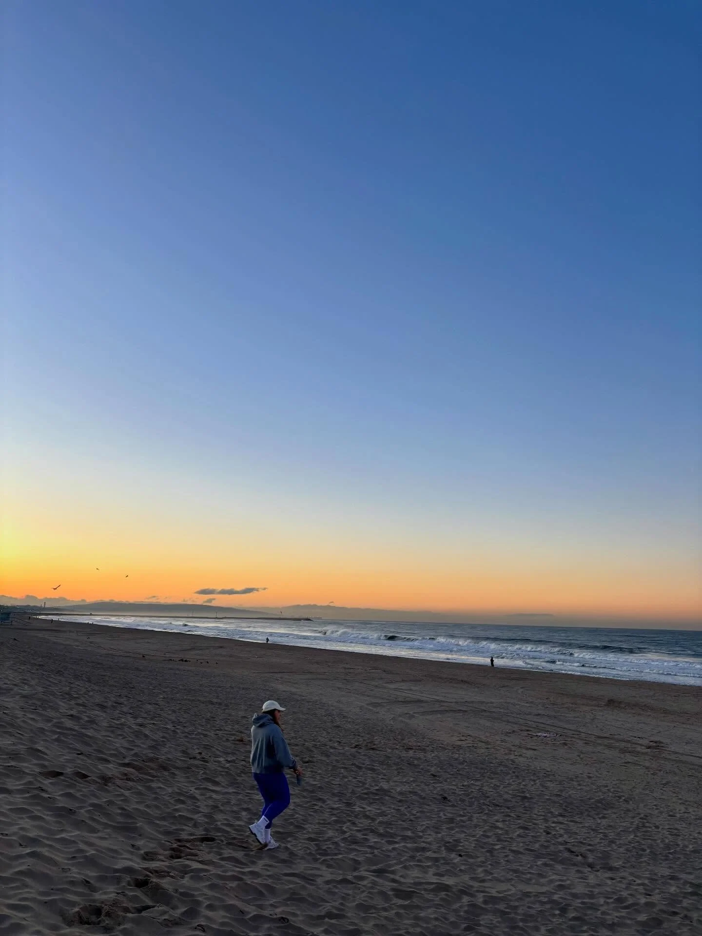 Random kuvia losista 🇺🇸 

1. Oli v&auml;h&auml;n kylm&auml; aamu 
2. Venice beachin parkkipaikka 
3. Venice beach p&auml;iv&auml;ll&auml;
4. Random kauppa kyltit!
5. Lifeguard koppi🤓 
6. Santa Monica pier 
7. Venice skatepark
8. Walk of fame t&aum