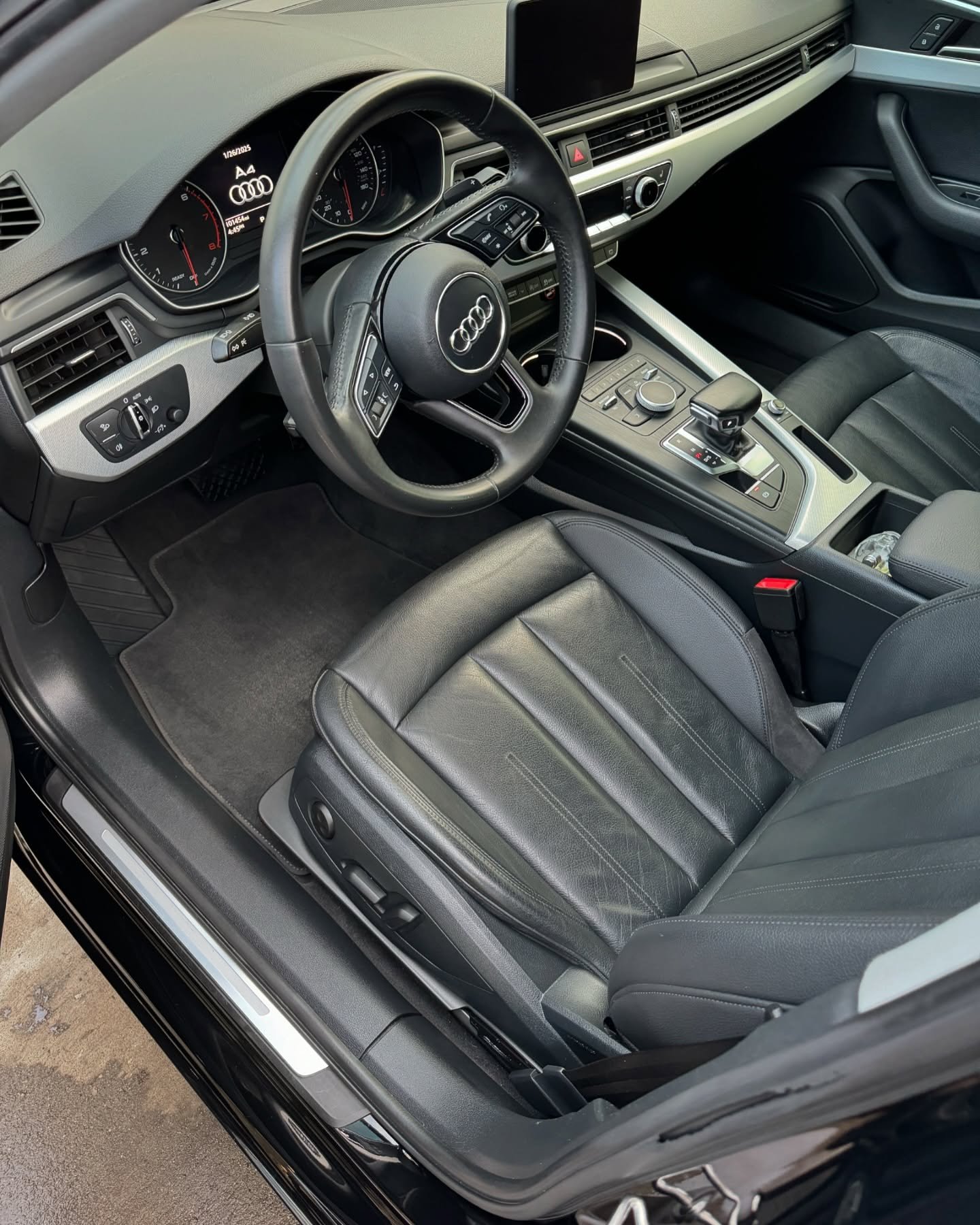 prestigedetail.sd - prestige interior detail 🏁

▫️interior detailing
▫️exterior detailing
▫️ceramic coating

#mobiledetailing #sandiego
