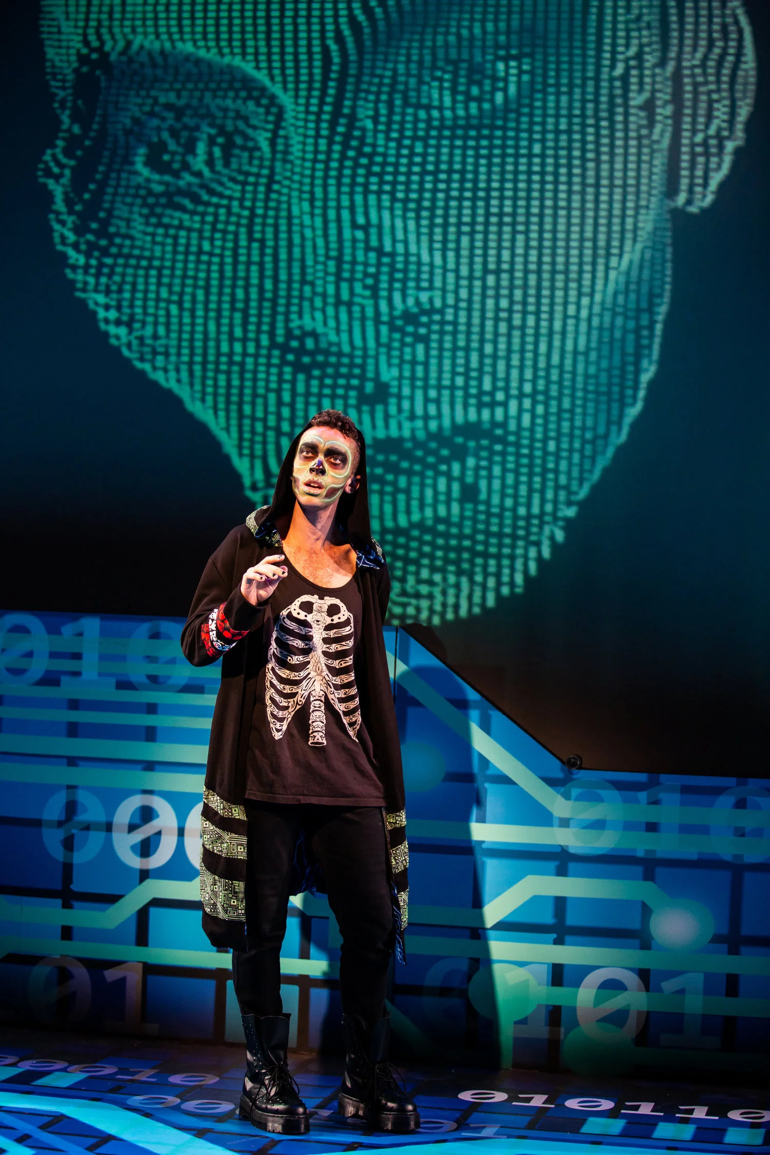 THE NEW YORK TIMES highlights DDPR-repped production of EMOJILAND