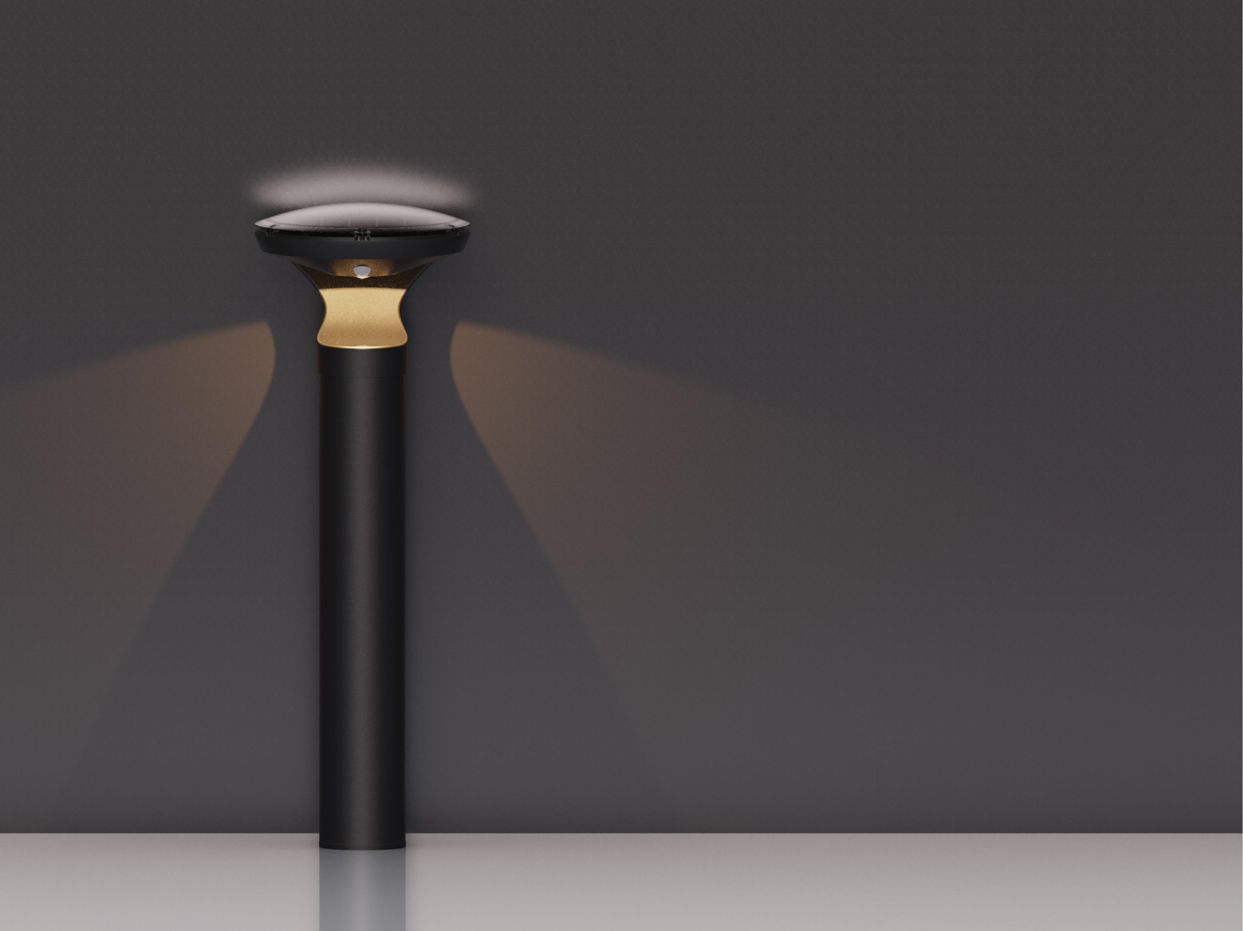 Una farola negra con luz cálida encendida, proyectando sombras en una superficie oscura.