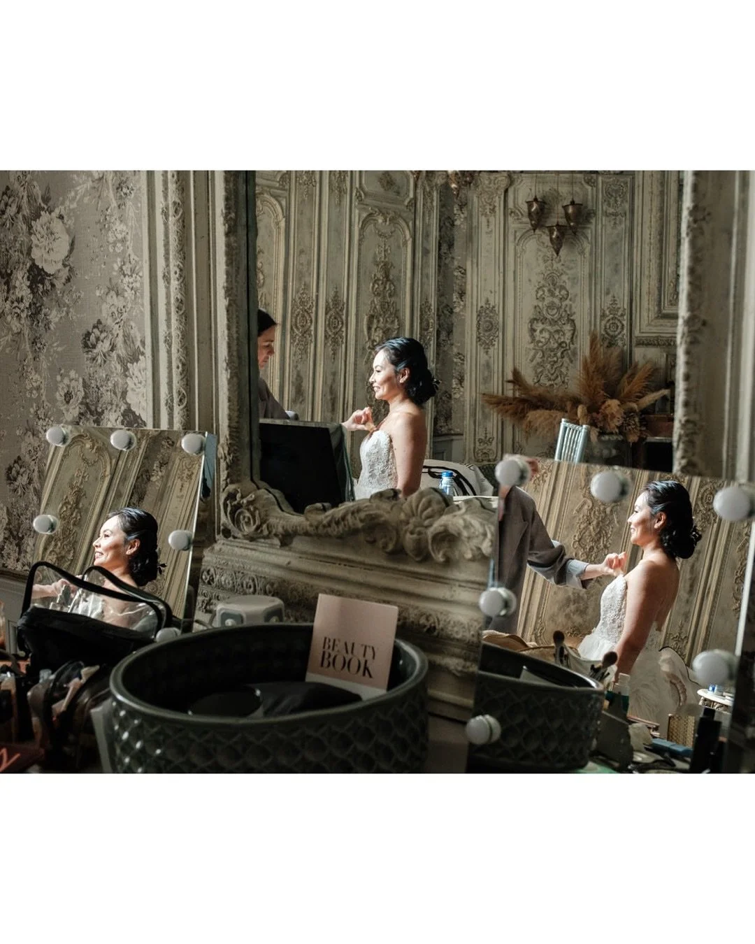 Adoro i matrimoni con i soli sposi  il rapporto con loro &egrave; quasi totale. Il tempo che ho a disposizione mi permette di pensare a ci&ograve; che devo fare con attenzione e mi ritrovo spesso a sperimentare inquadrature e prospettive in maniera l