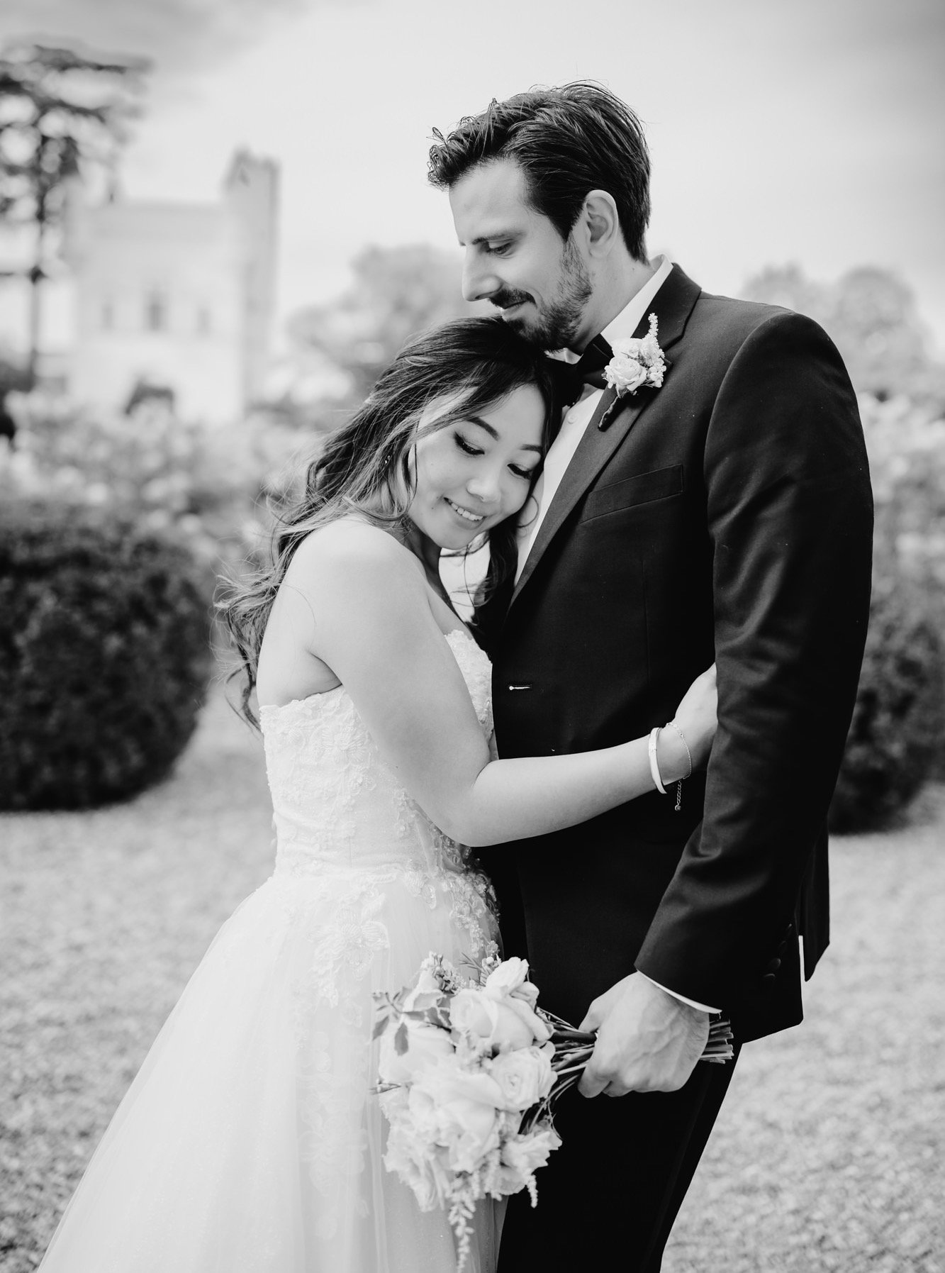 Rachel and John, a stunning couple who journeyed all the way from the USA to France to treat themselves and their closest friends to a dream wedding.

I had the good fortune of meeting them for dinner the day before their ceremony, which gave me the 