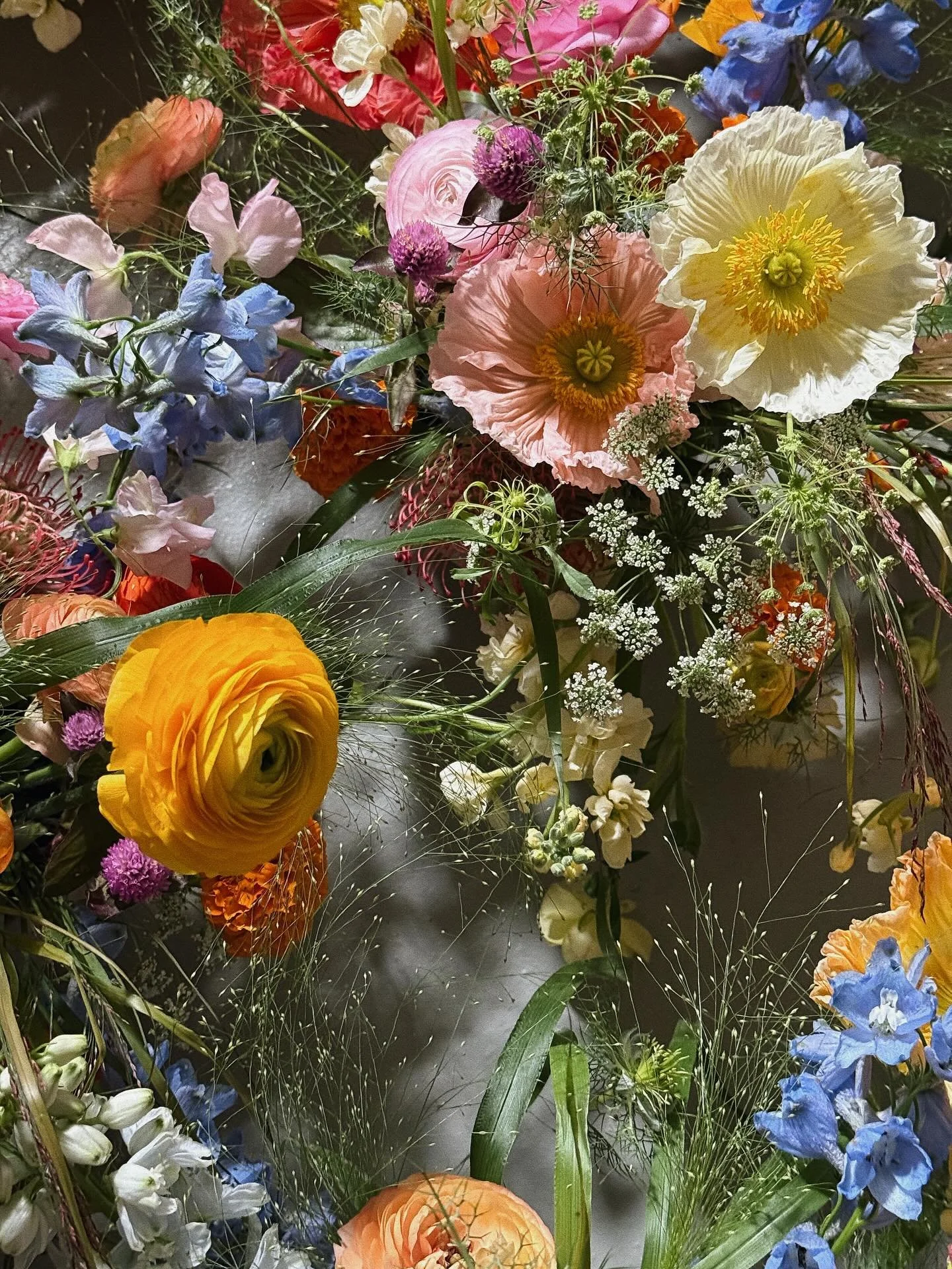 For Lindsay 🧡 Bursting with color &amp; joy, I loved creating these beautiful centerpieces for one of my closest friend&rsquo;s baby shower. We wanted to highlight the beauty of the California coast line where she lives and I loved filling the arran