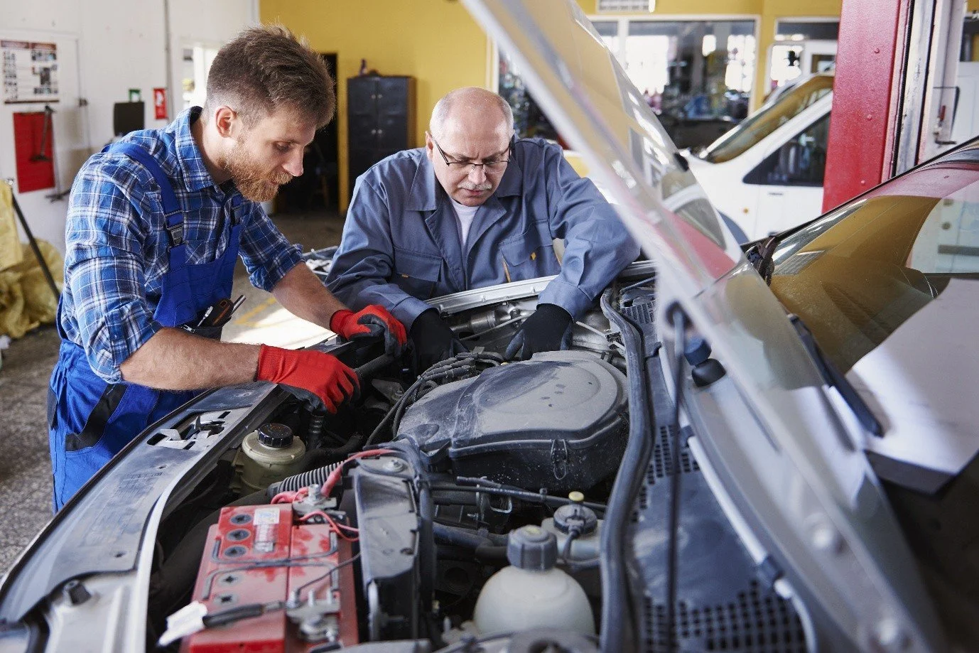 How Seasonal Weather Affects Vehicles in Philadelphia and When to Seek Repairs