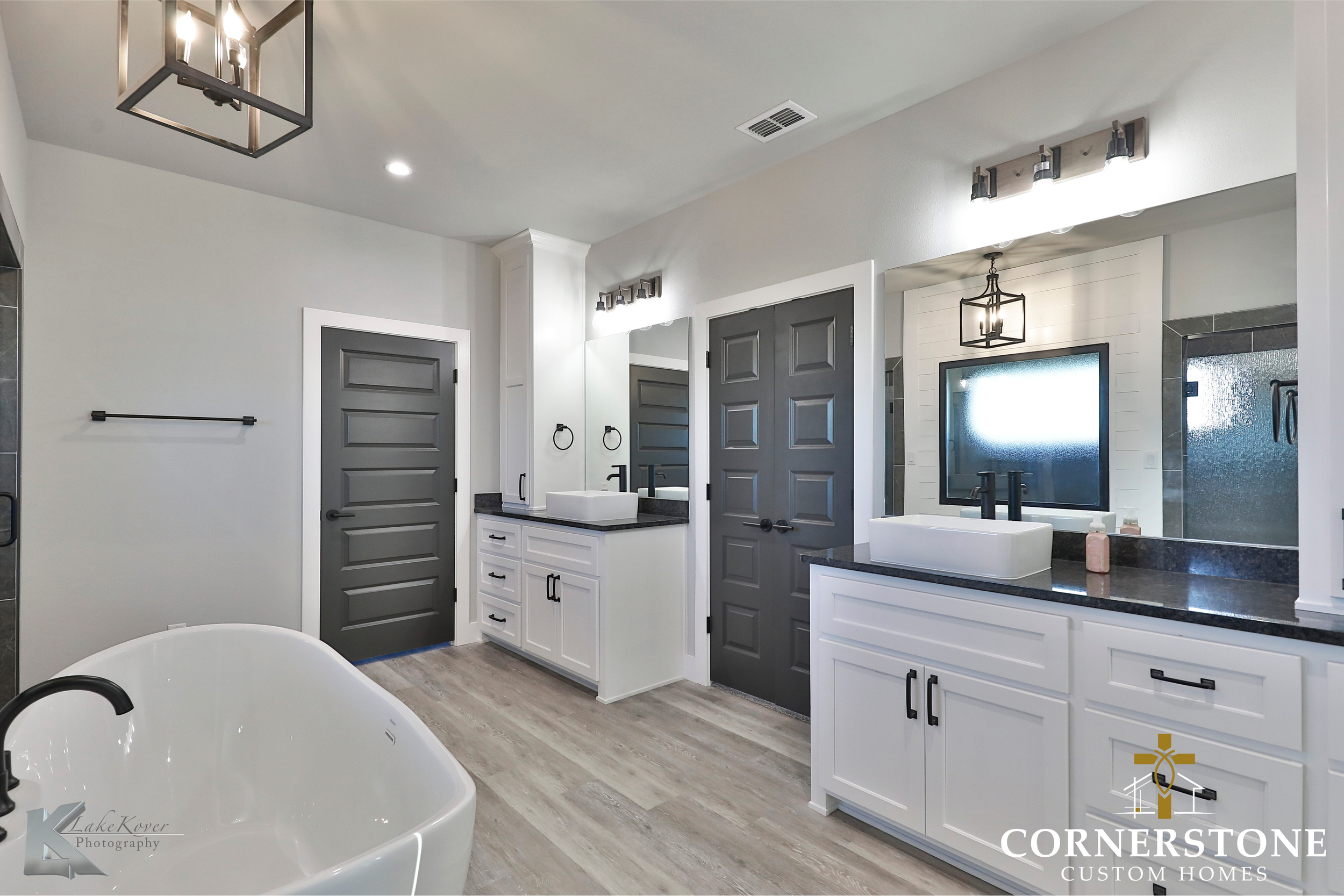 Cornerstone-Custom-Homes-Rustic-Retreat (16).png