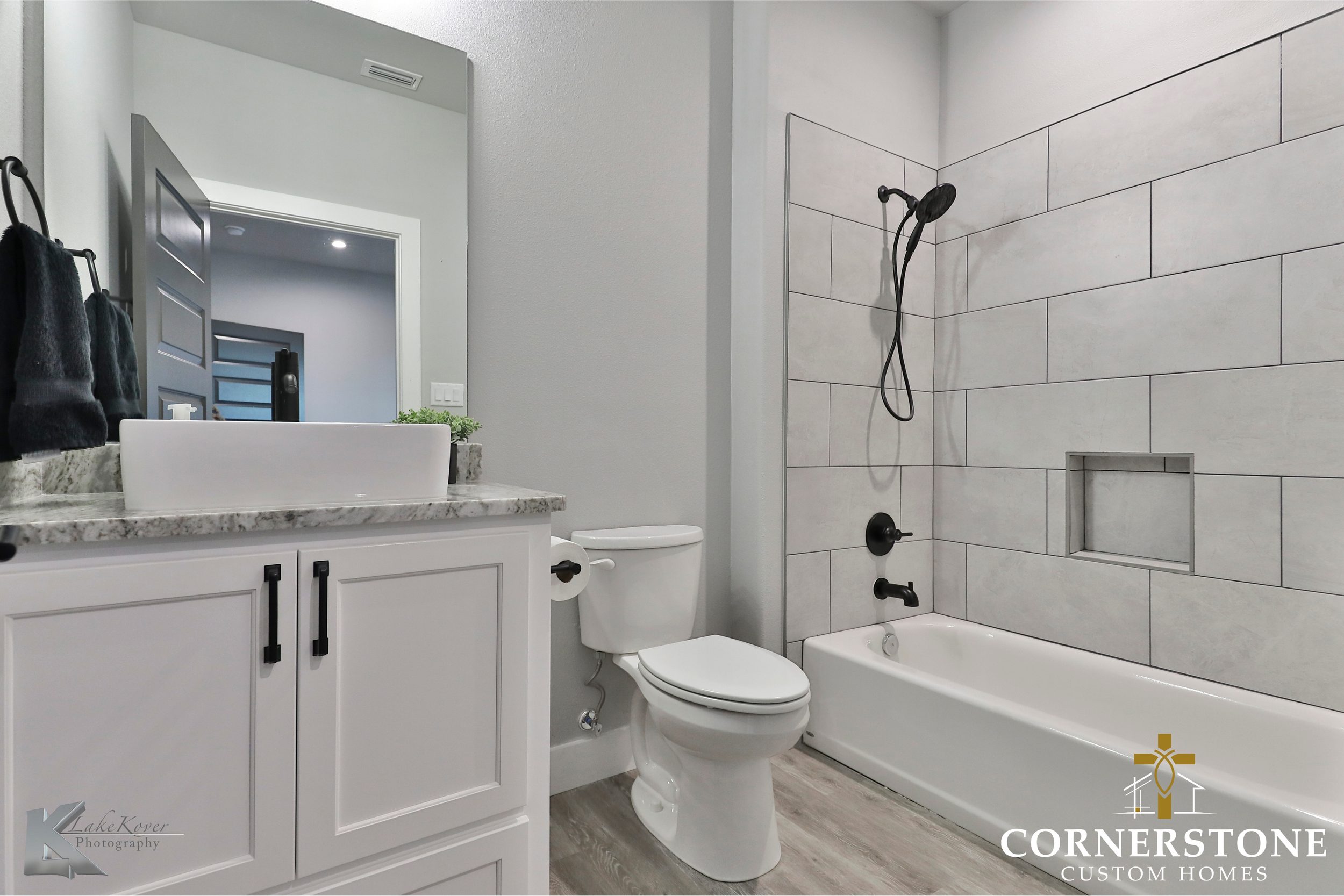 Cornerstone-Custom-Homes-Rustic-Retreat (37).png