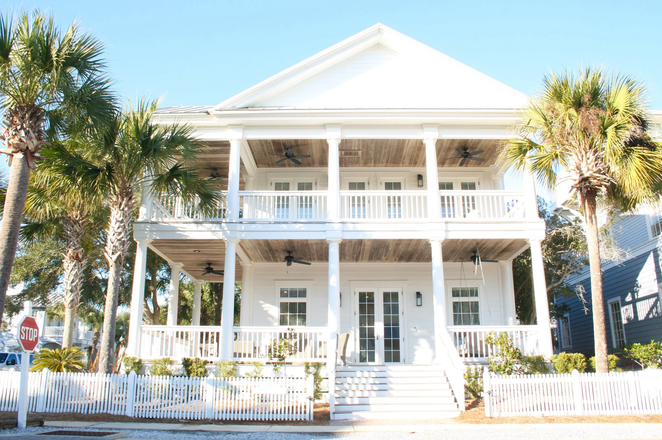 Welcome to "The Little White House" of Carillon Beach!