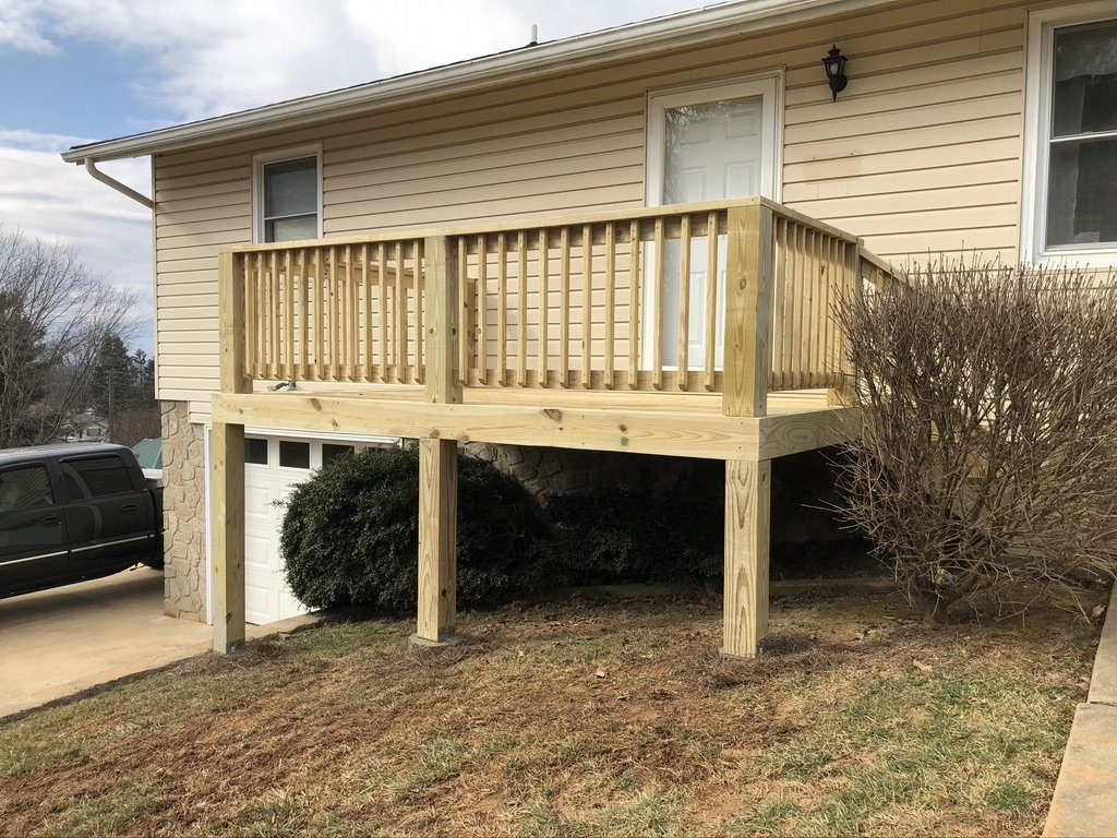 Simple Small Deck