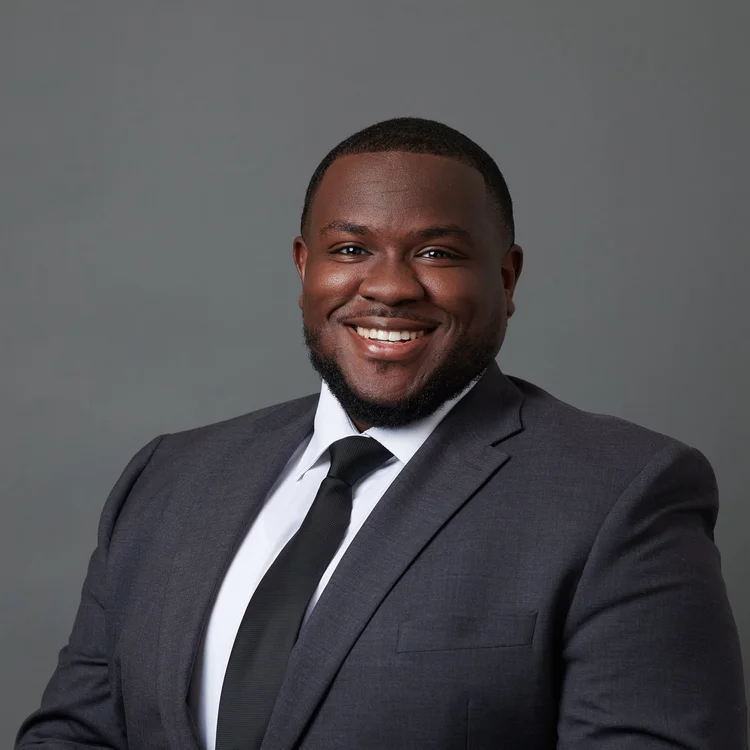 Portrait corporatif — homme, lunettes