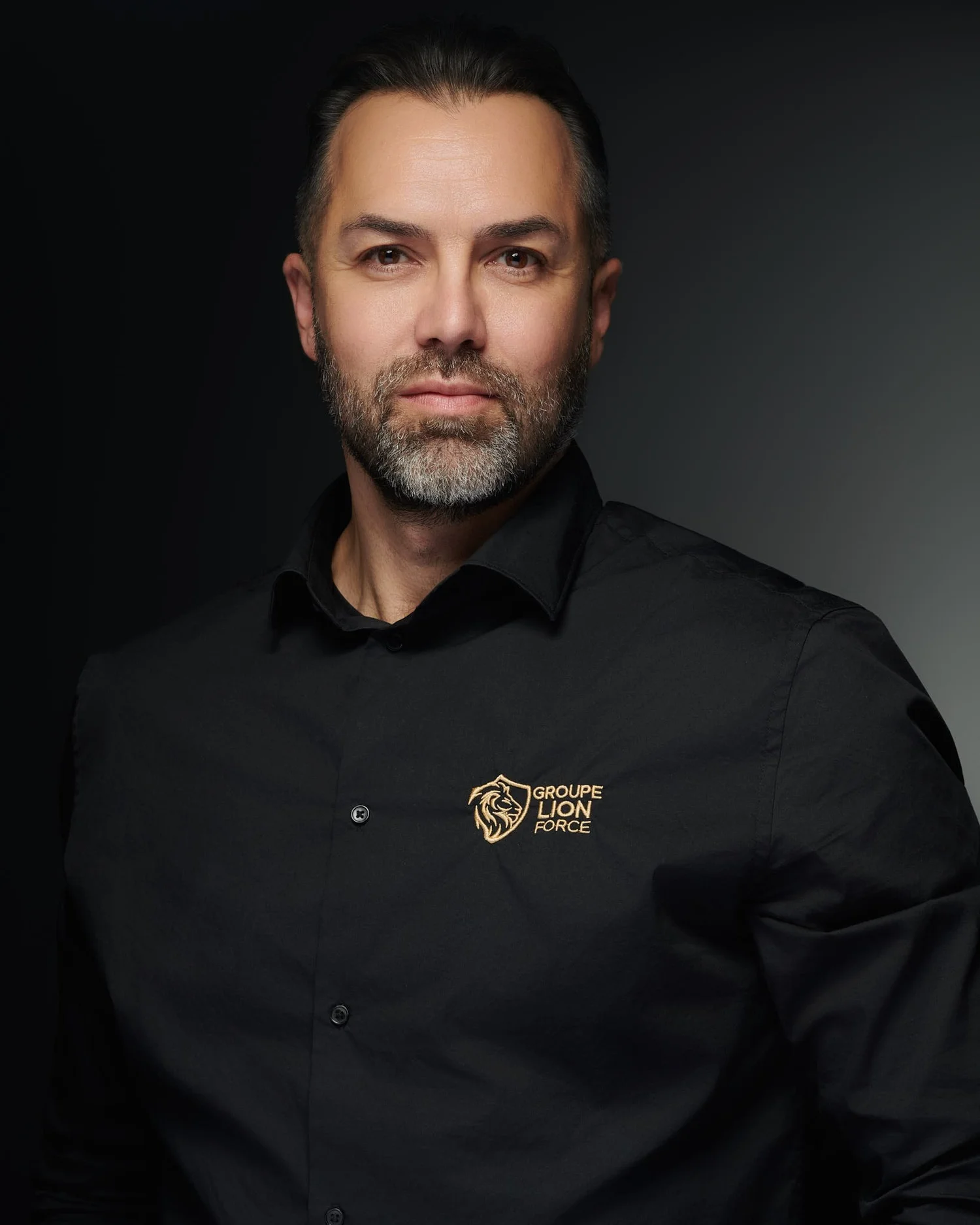 Portrait corporatif d'équipe — Groupe Lion Force