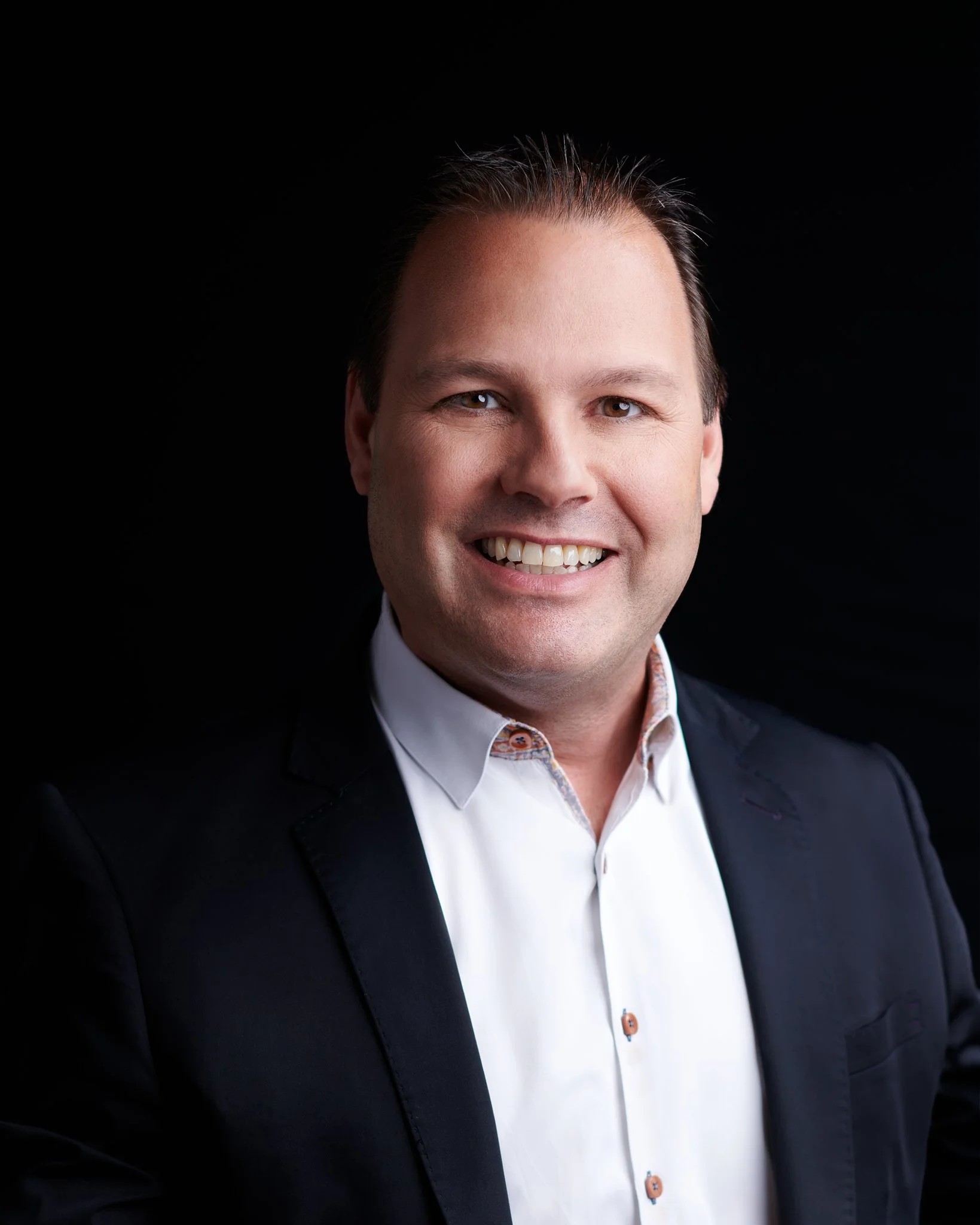mikeuclide-Montreal-Headshot-G.jpg