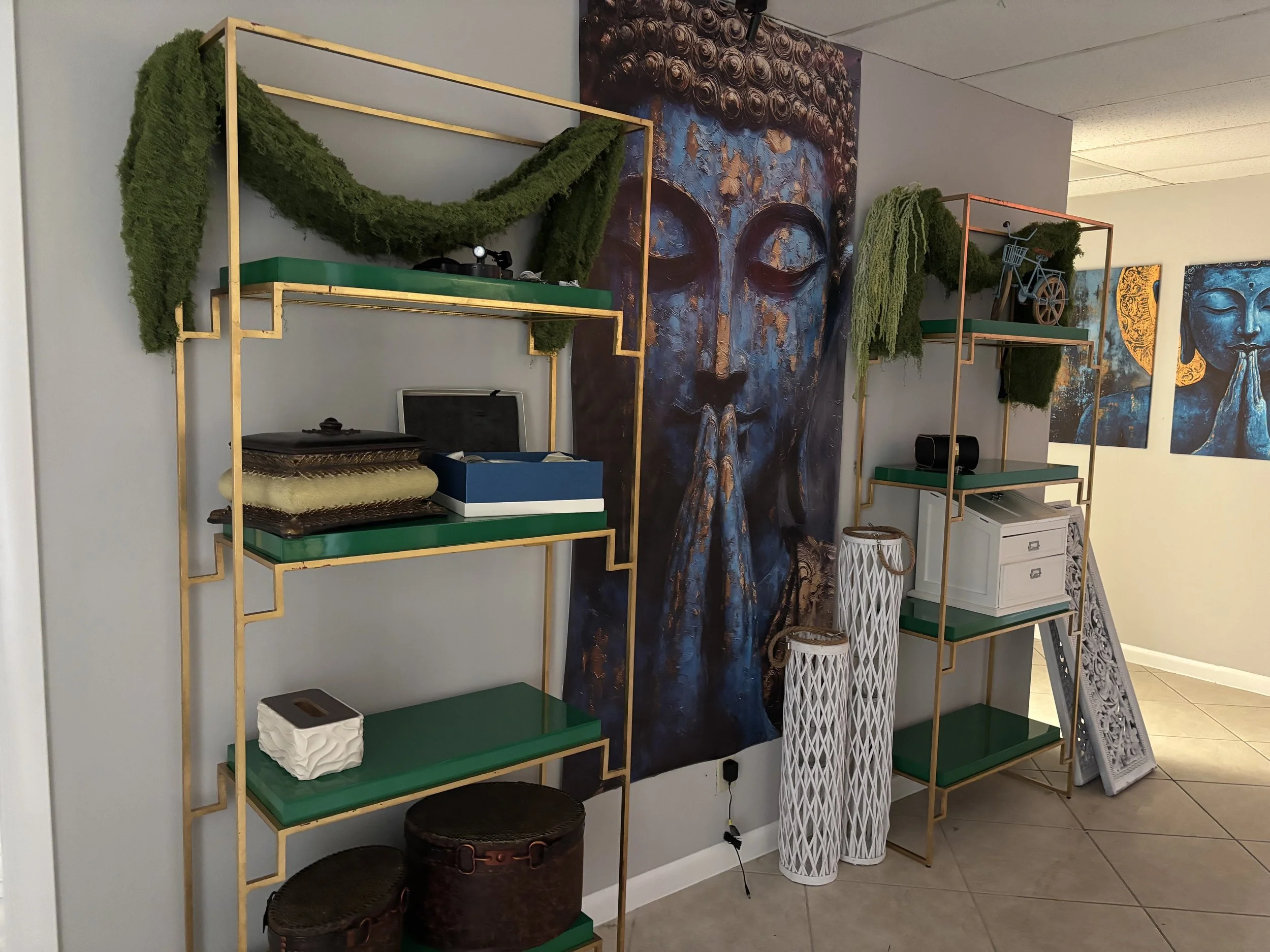 waiting room at Q's massage and facial LLC in Marco Island Florida 