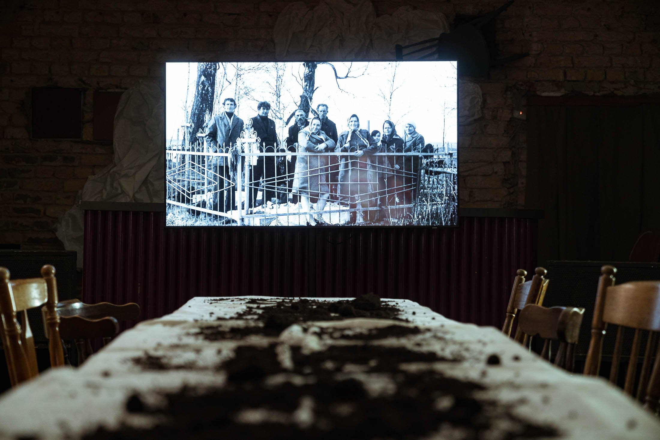 Maria Gvardeitseva, Price-less, 2023. Performance at Riga, Latvia. Courtesy of the artist.