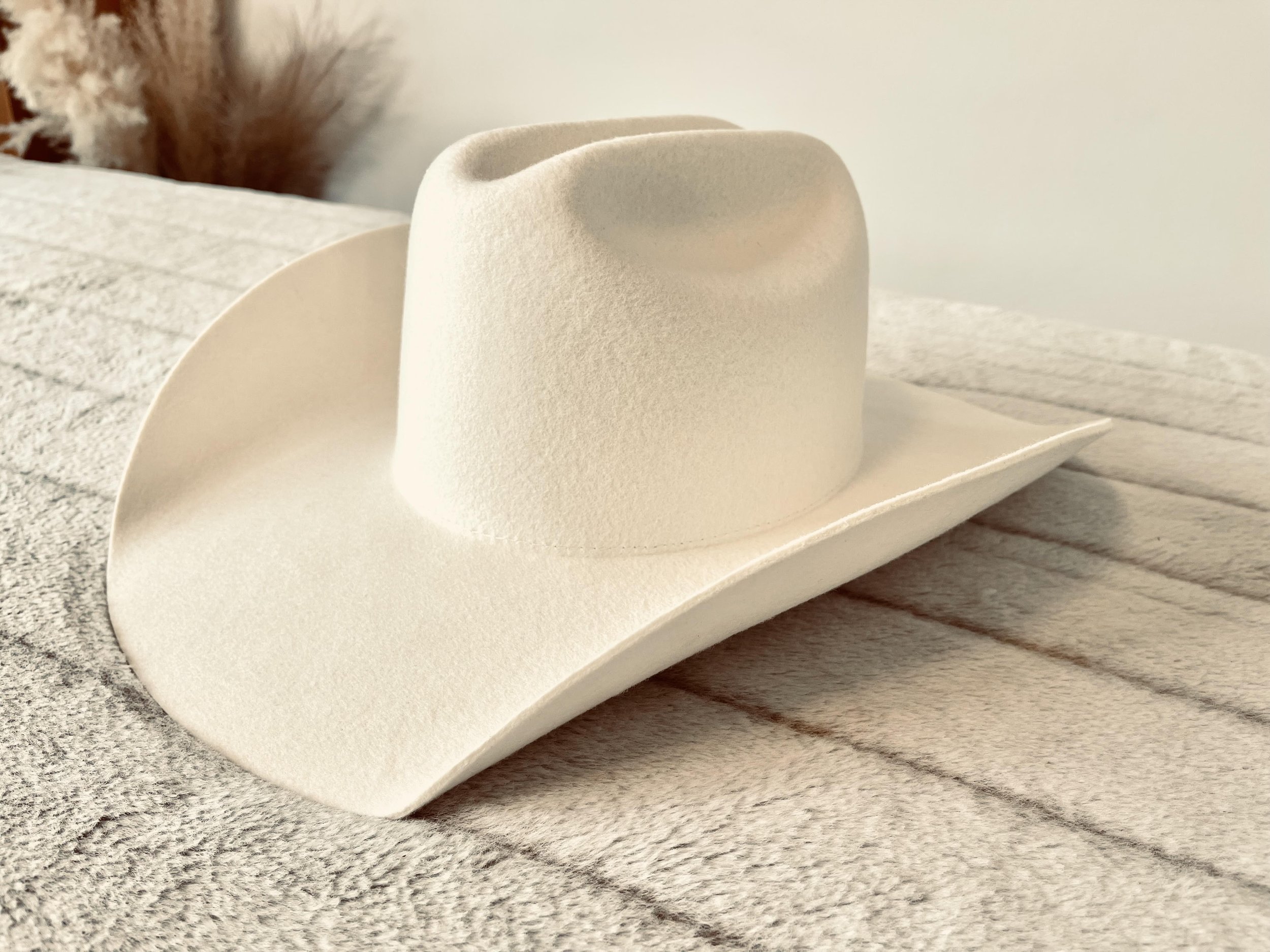 Cattleman Curved Plain - Edited Landscape Side.jpg