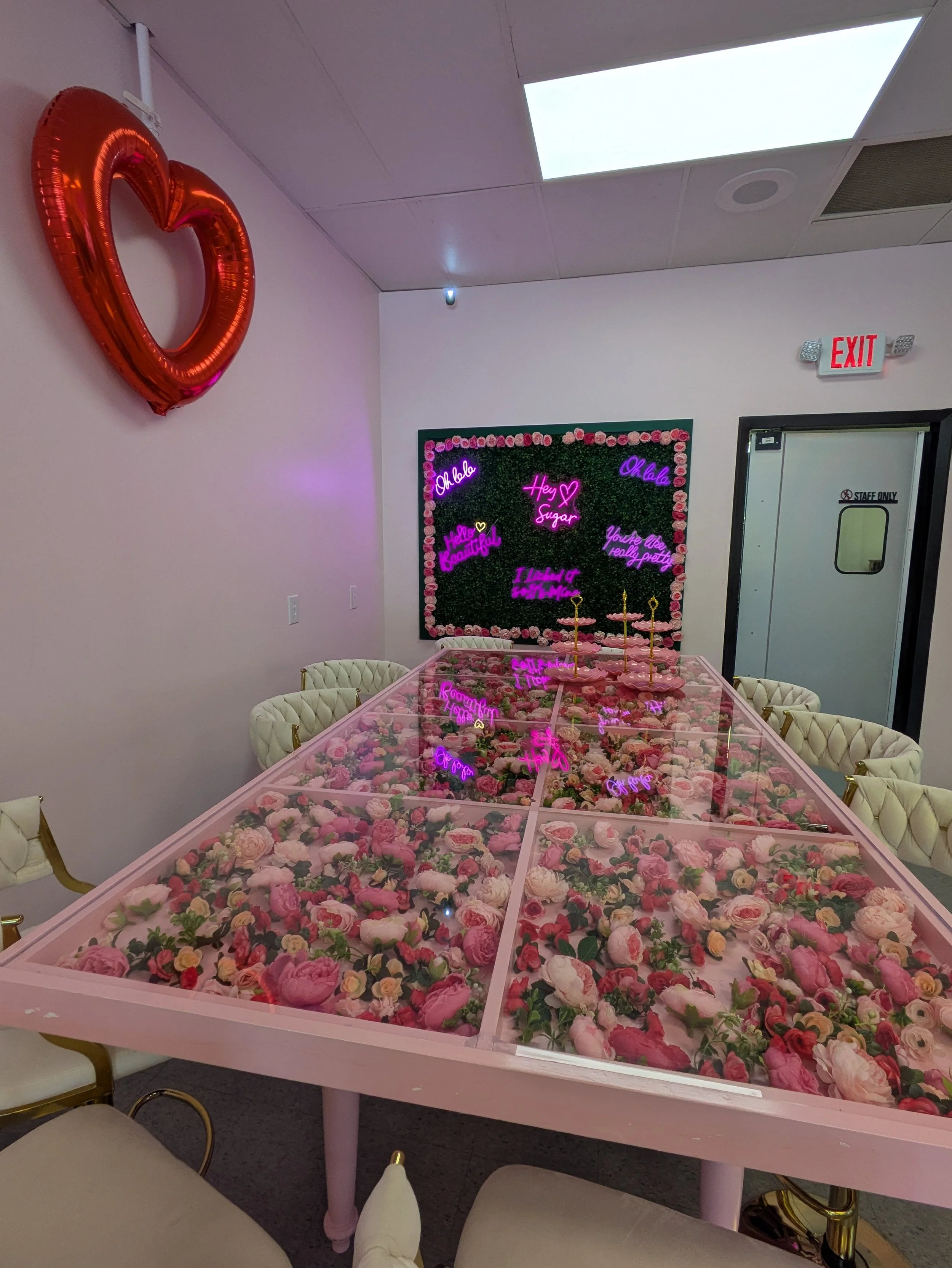 Look at that Flower Table!