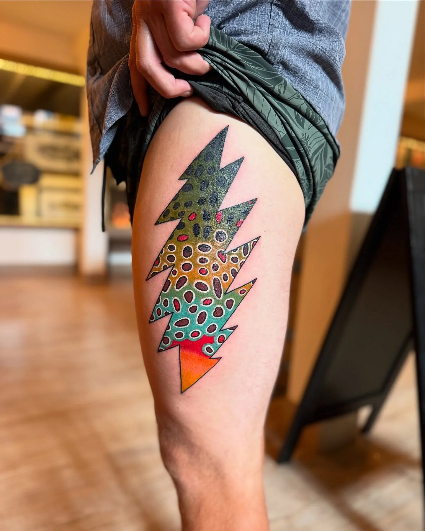 Trust is a big one and I appreciate u Matt Hoffy for allowing me to give you the energy that matches your bright personality
⚡️
#leavenworth #wa #tattoo #tattoos #leavenworthtraditionaltattoos #leavenworthtattoos #bavariantown #leavenworthartist #lea