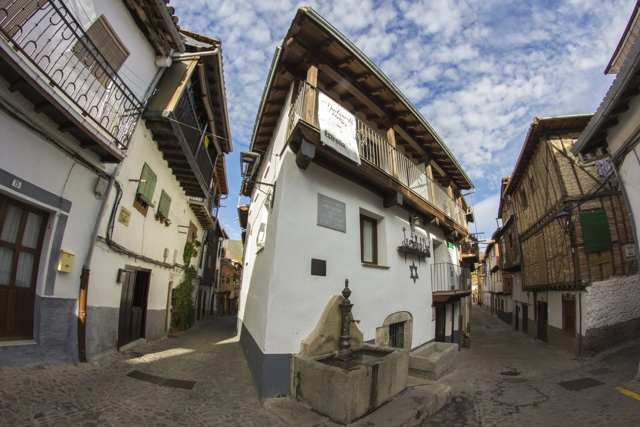 Visitas Guiadas y Free Tours por Hervás, Granadilla y Cáparra
