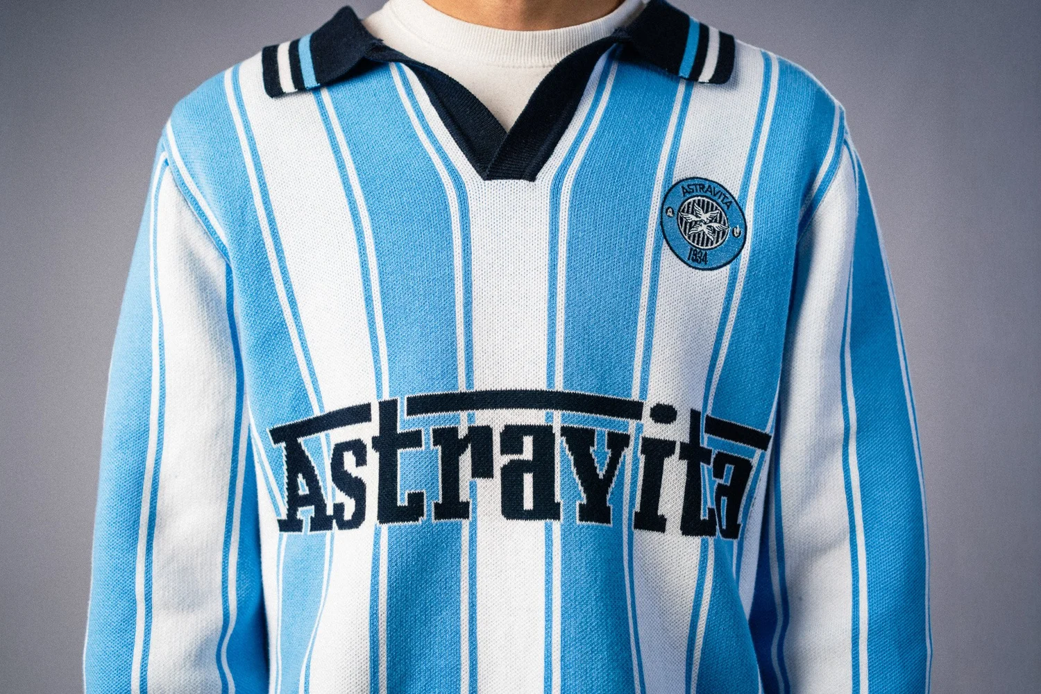 Borduurdetail op Astravita kleding