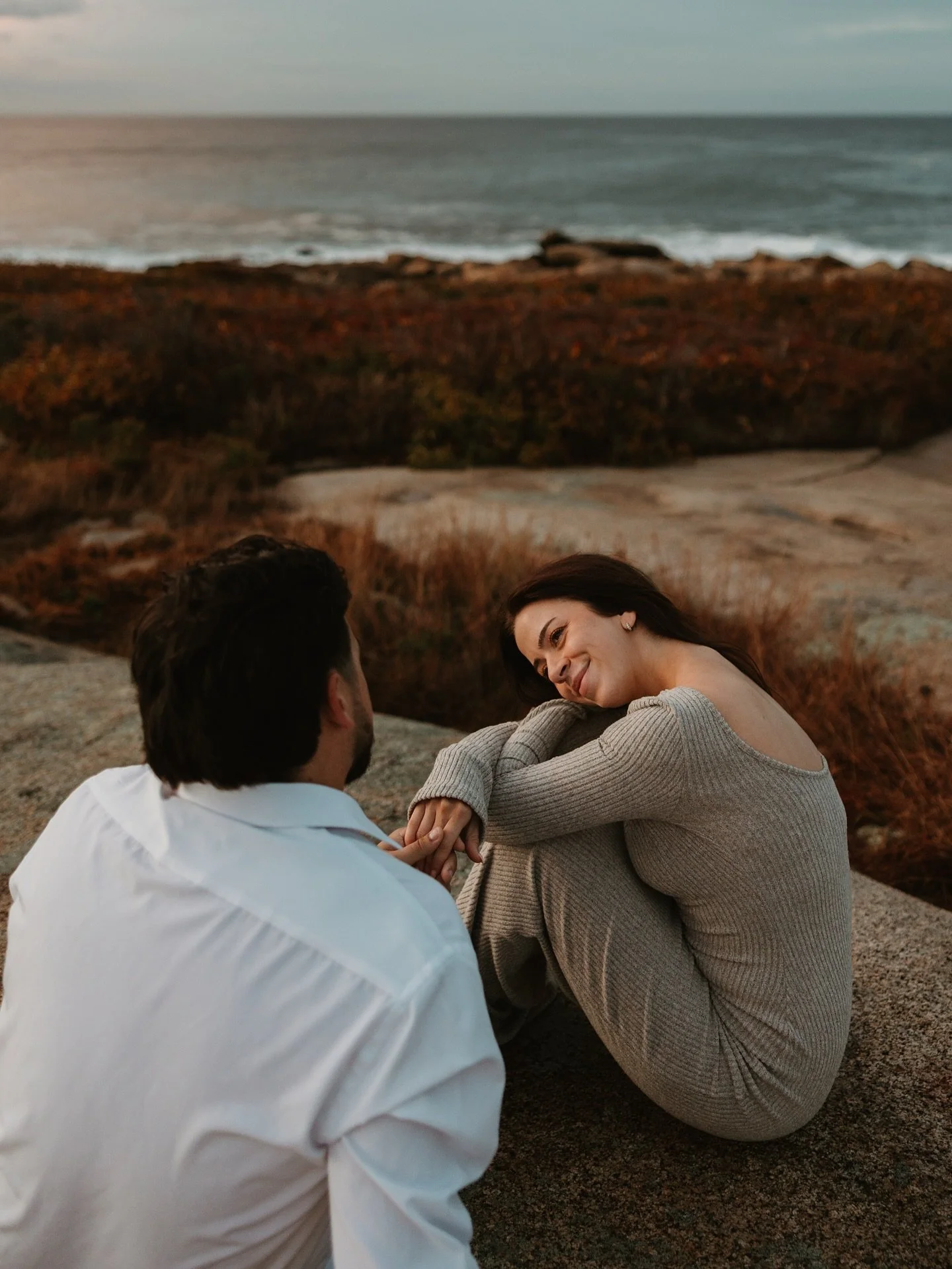 By the water in Massachusetts, these two shared quiet laughs, soft glances, and genuine moments. Every photo tells their story in a natural way- real, romantic, and timeless 🌊💙

#couplesphotos #couplesphotography #weddingphotographer #weddingphotog