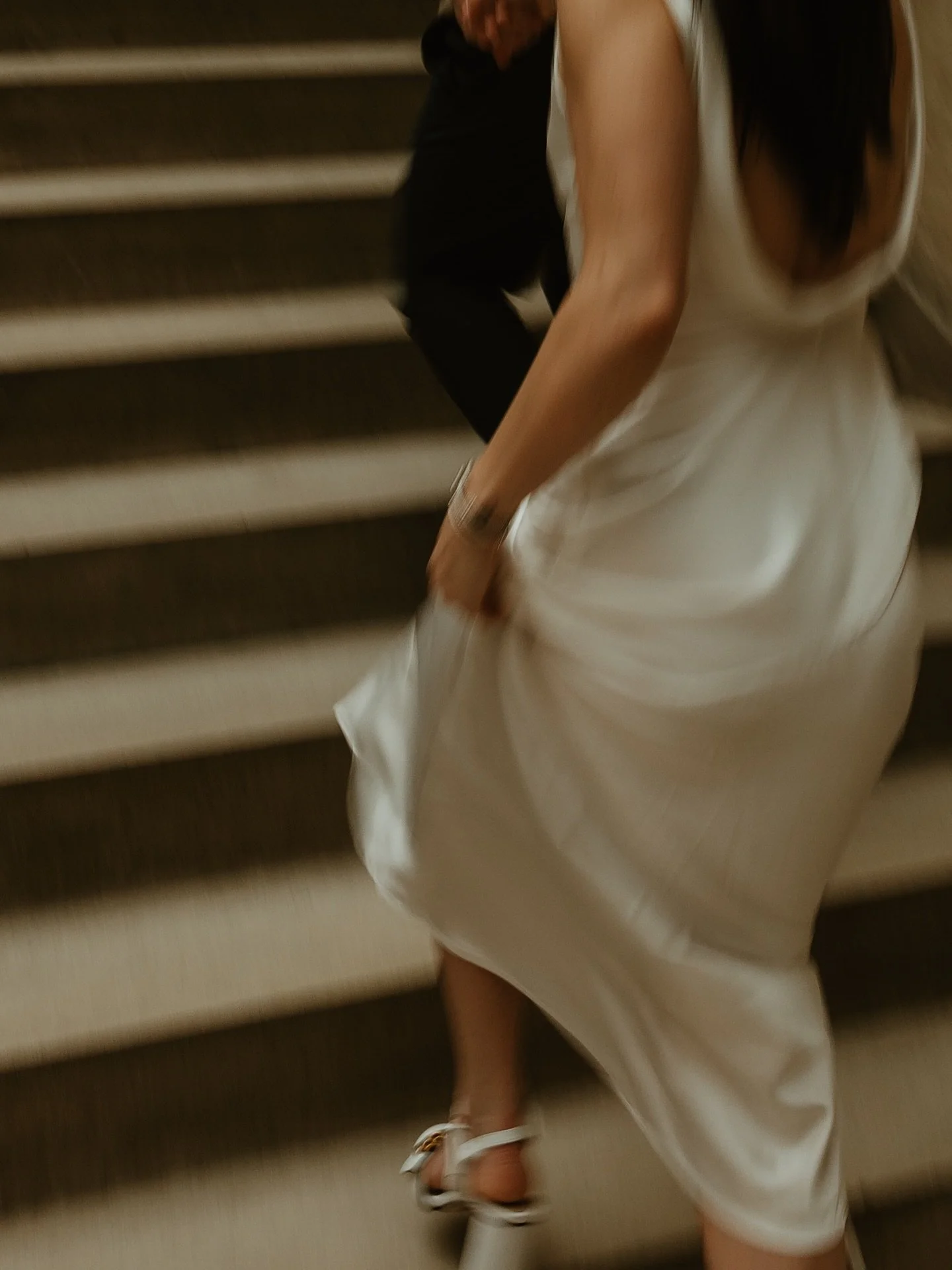 If you want photos that feel like wandering through an art museum on a slow Sunday morning&hellip; then trust me to chase the light, the movement and the quiet in between 😌

#museumengagement #ctphotographer #worcesterartmuseum #WAM #engagementphoto