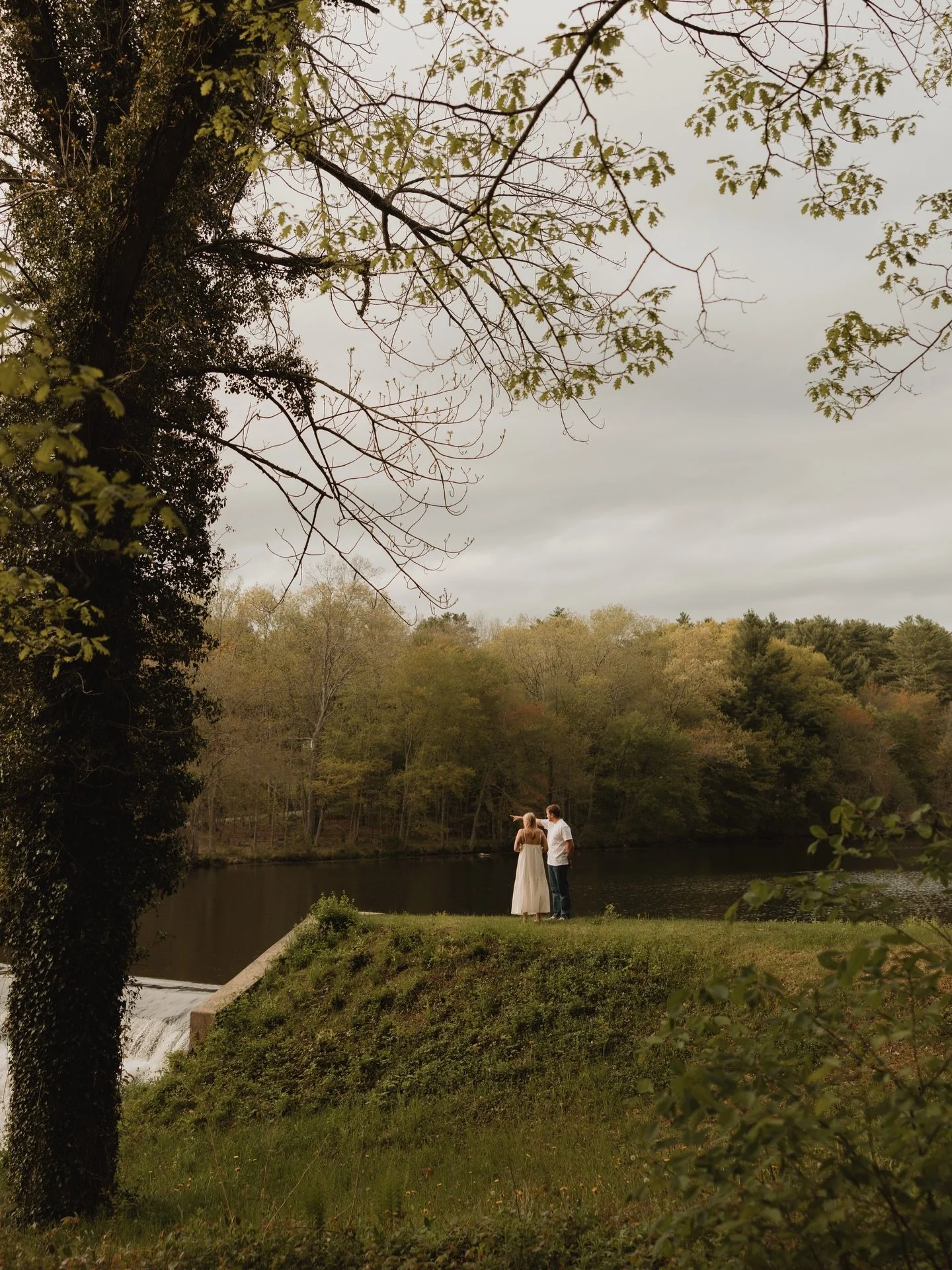 exploring new places with the one you love 💘

keywords - 
Wedding photographer, couples photographer, couples poses, couples portraits, outside photoshoot, documentary, cinematic
